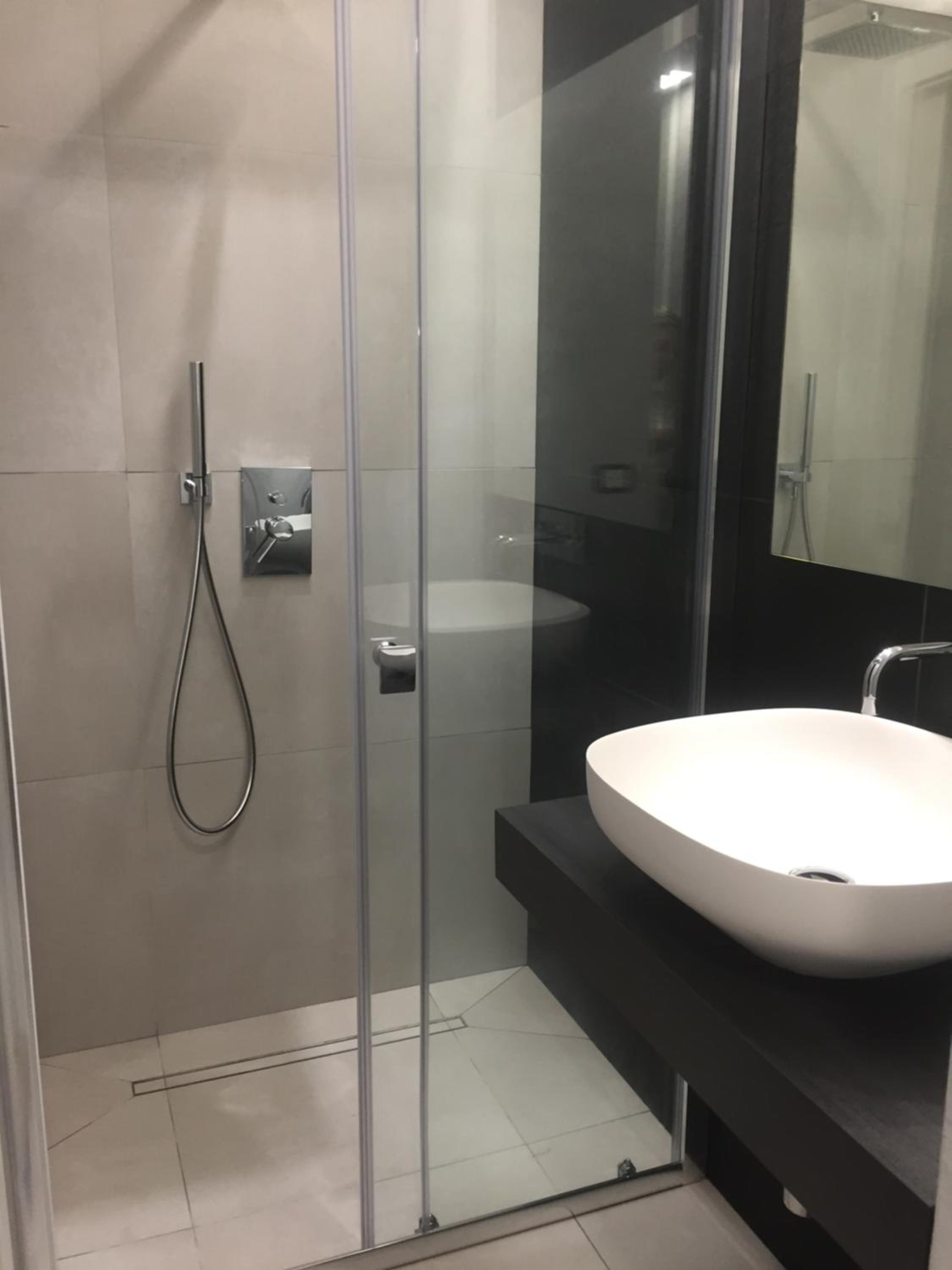 Deluxe King Room - Photo 16