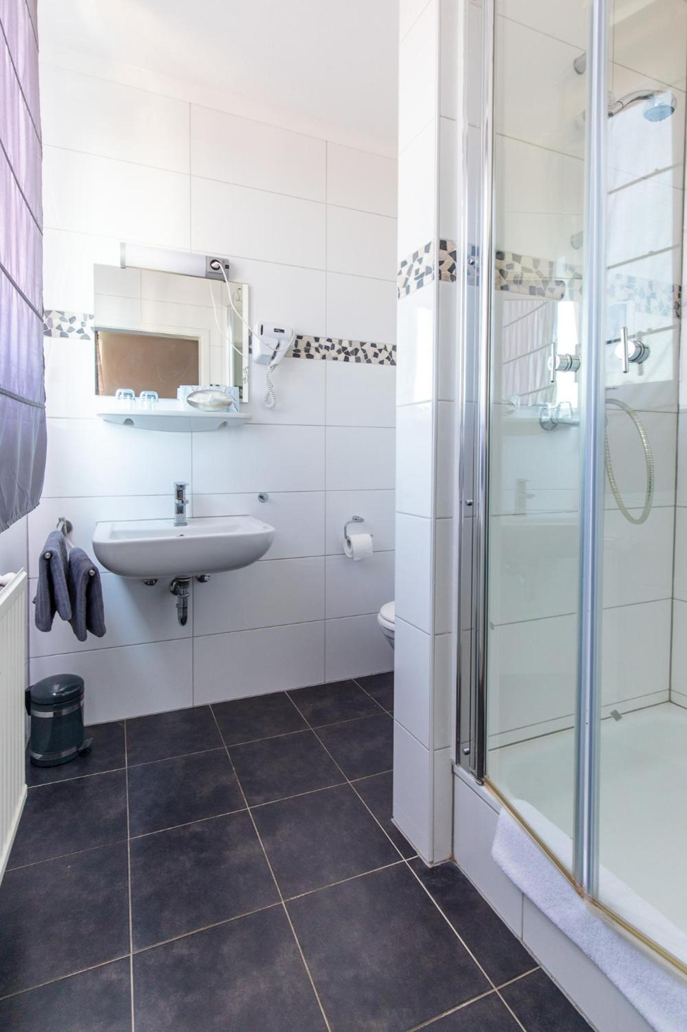 Double or Twin Room with Private Bathroom