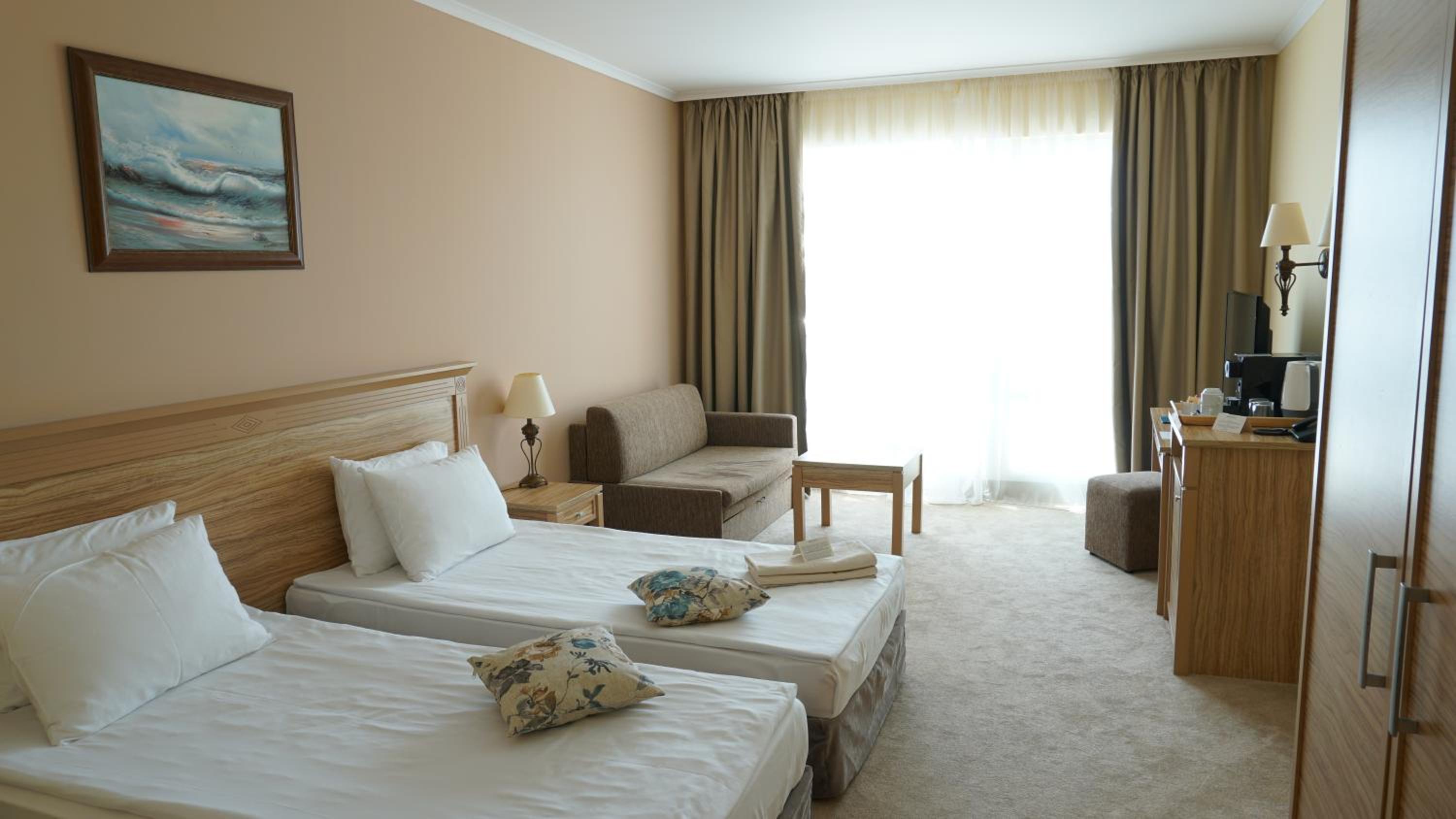 Premium Twin Room with Sea View (2 Adults + 2 Children)