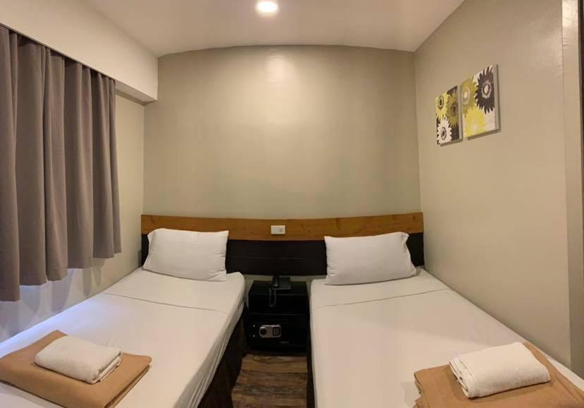 Standard Double or Twin Room - Photo 8