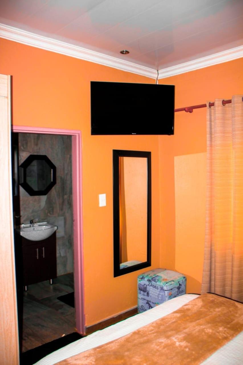 Deluxe Suite - Photo 2