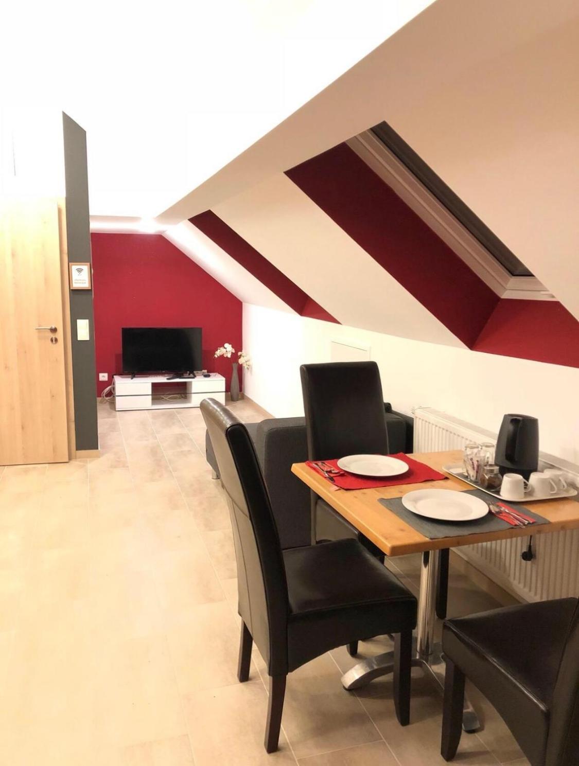 Two-Bedroom Apartment with Balcony - Photo 7