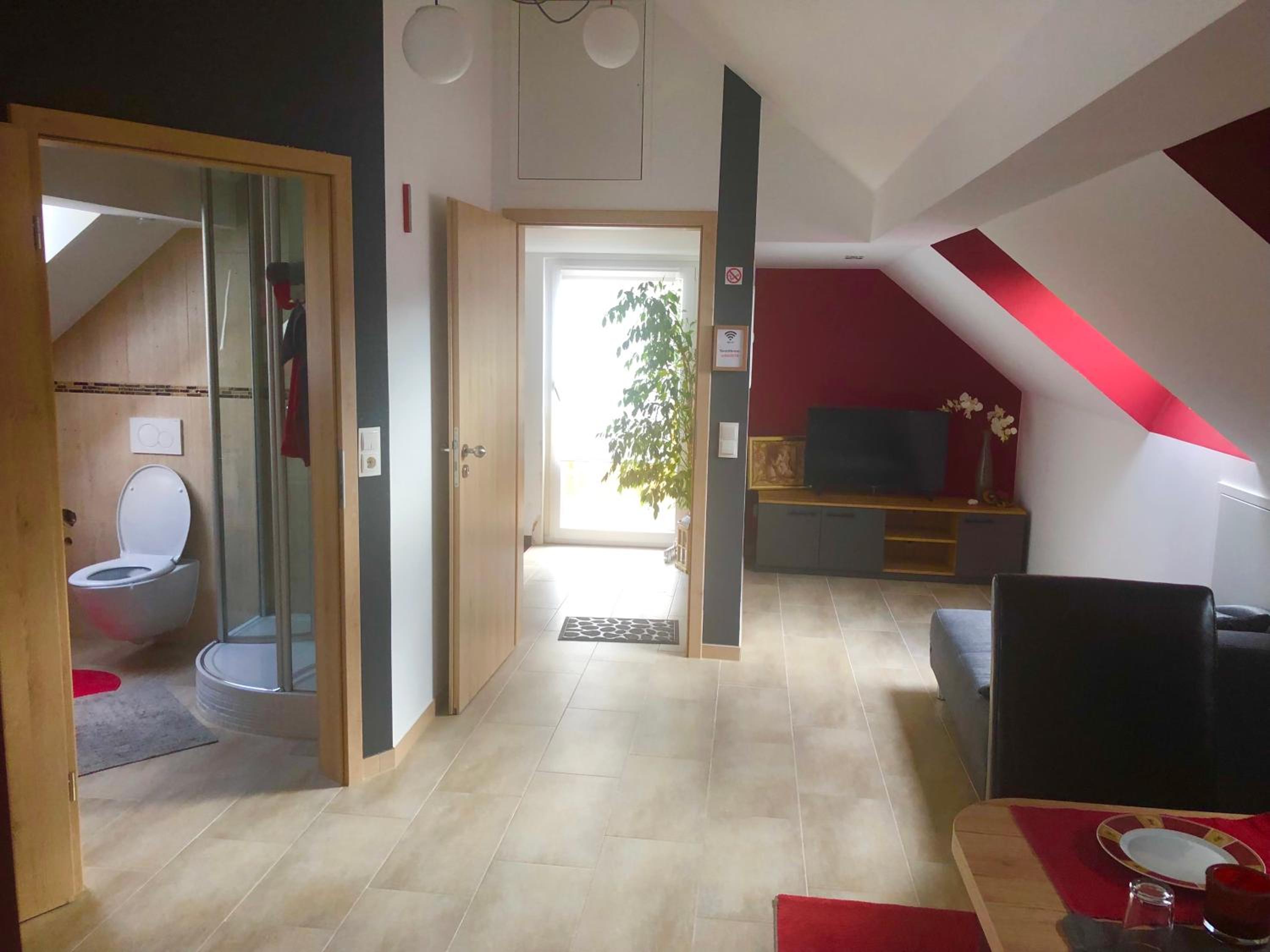 Two-Bedroom Apartment with Balcony - Photo 10