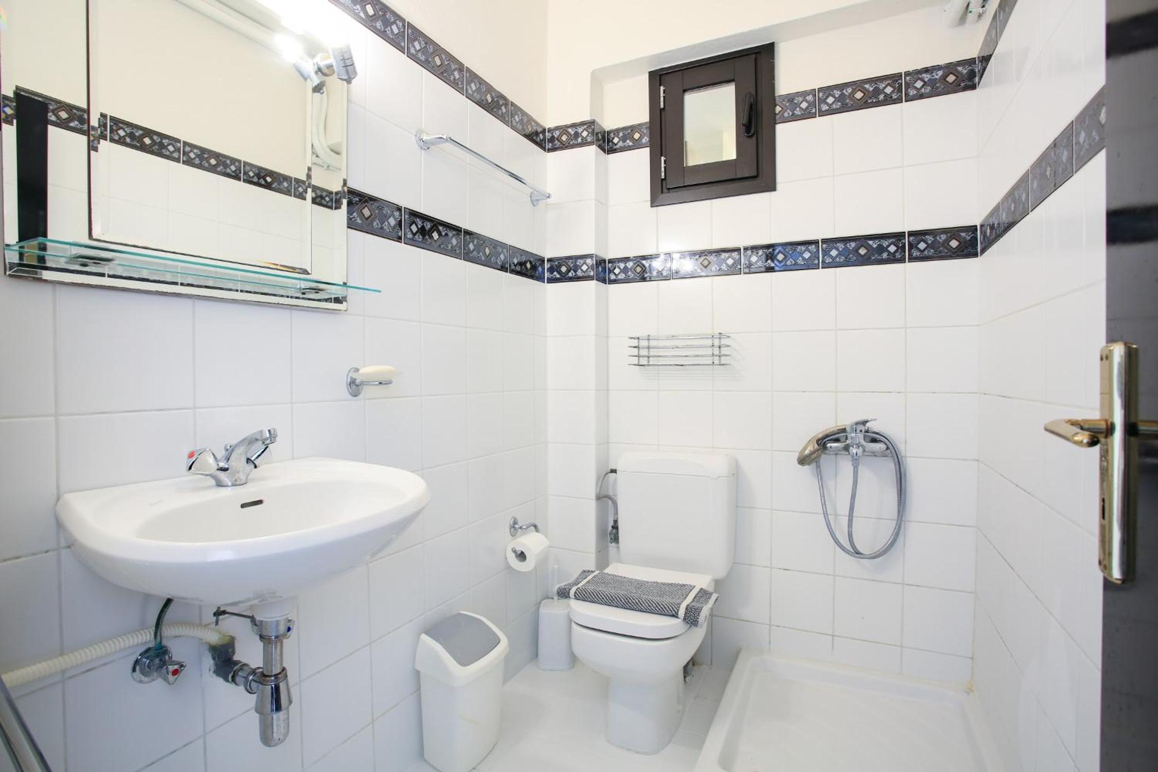 LUX STUDIO IN 4* SECLUDED VILLA WITH POOL - Photo 8