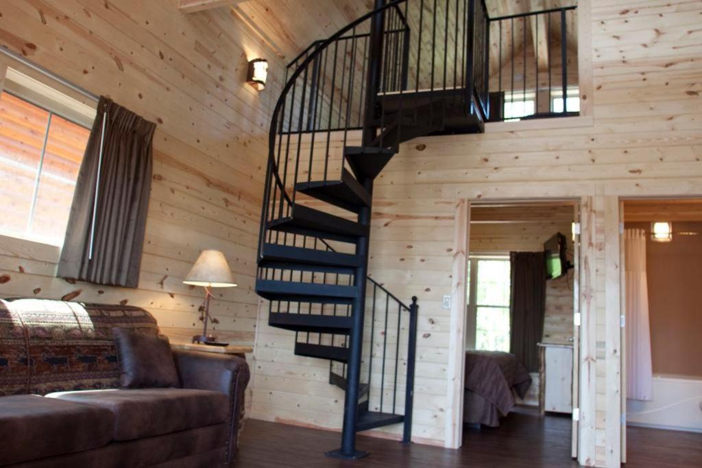 Deluxe Family Suite photo 2