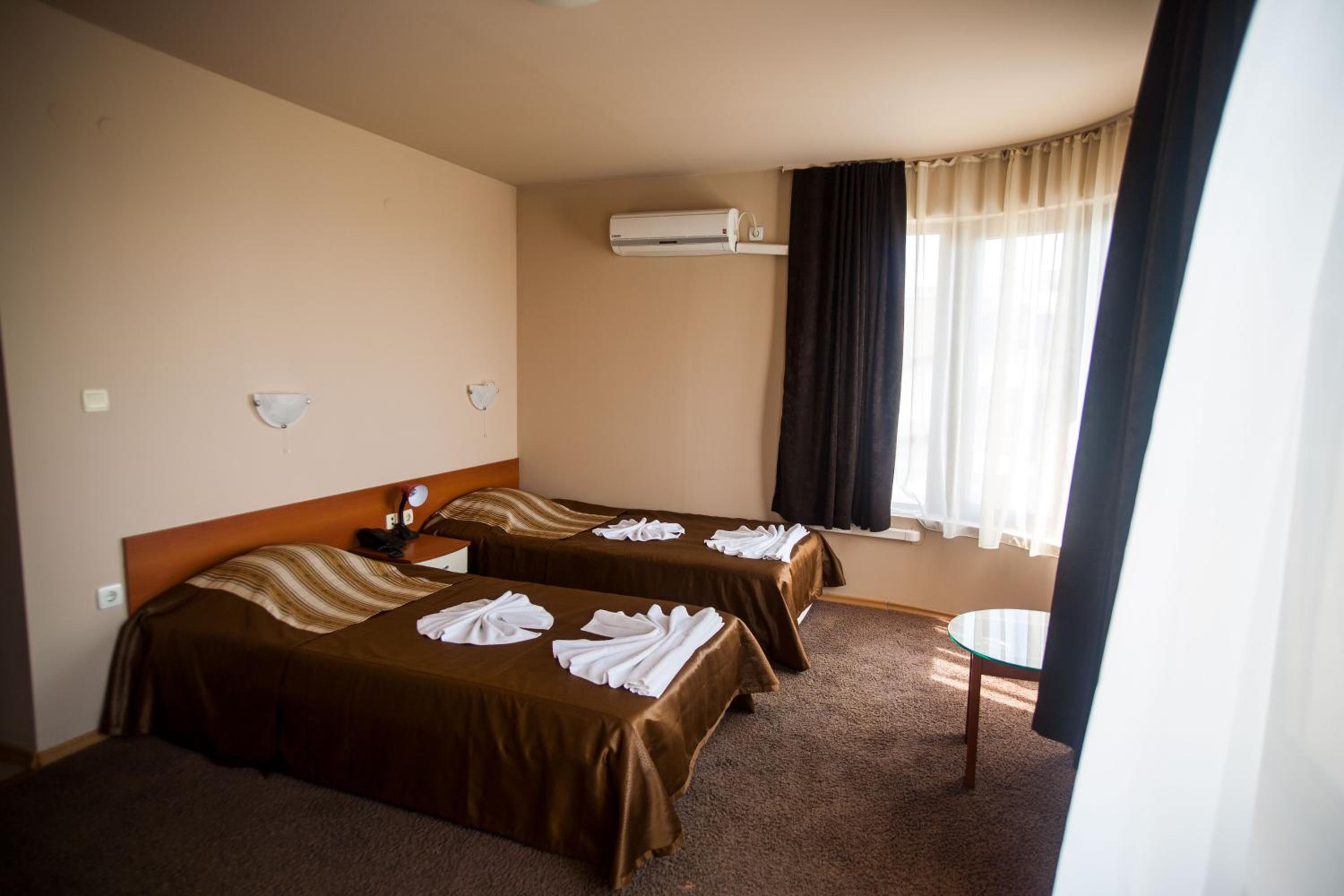Standard Twin Room with Sea View photo 1