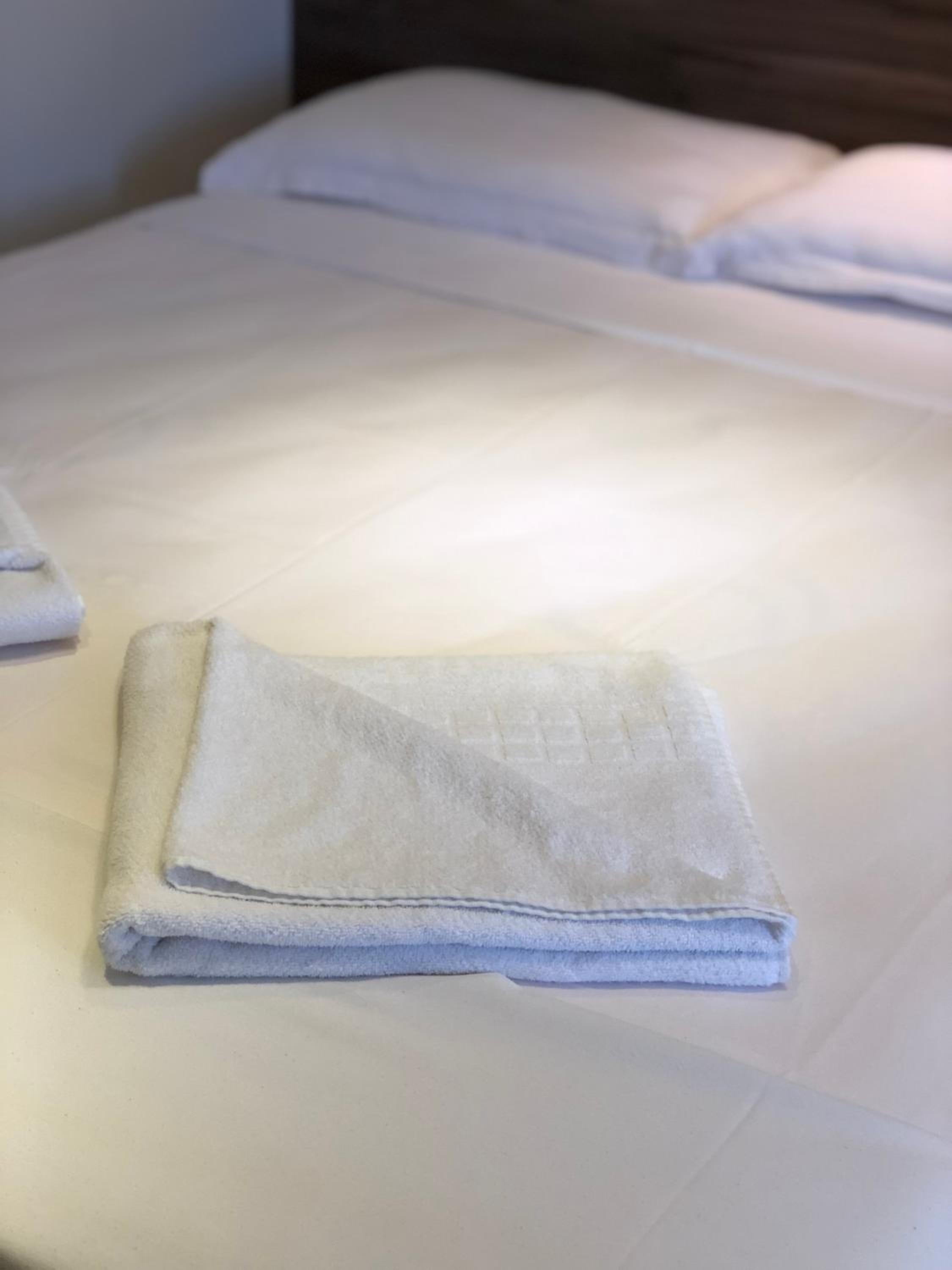 Standard Twin Room - Photo 2