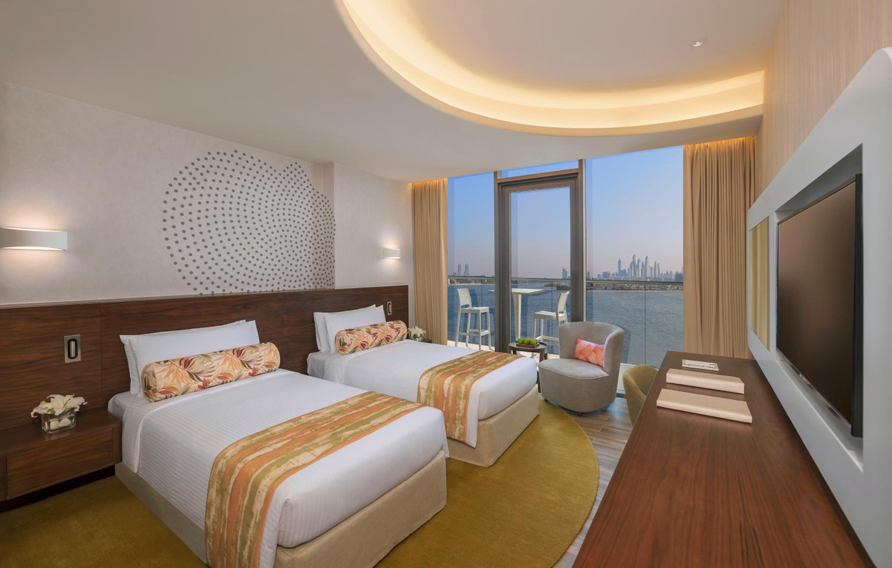 Deluxe Room with Balcony and Sea View