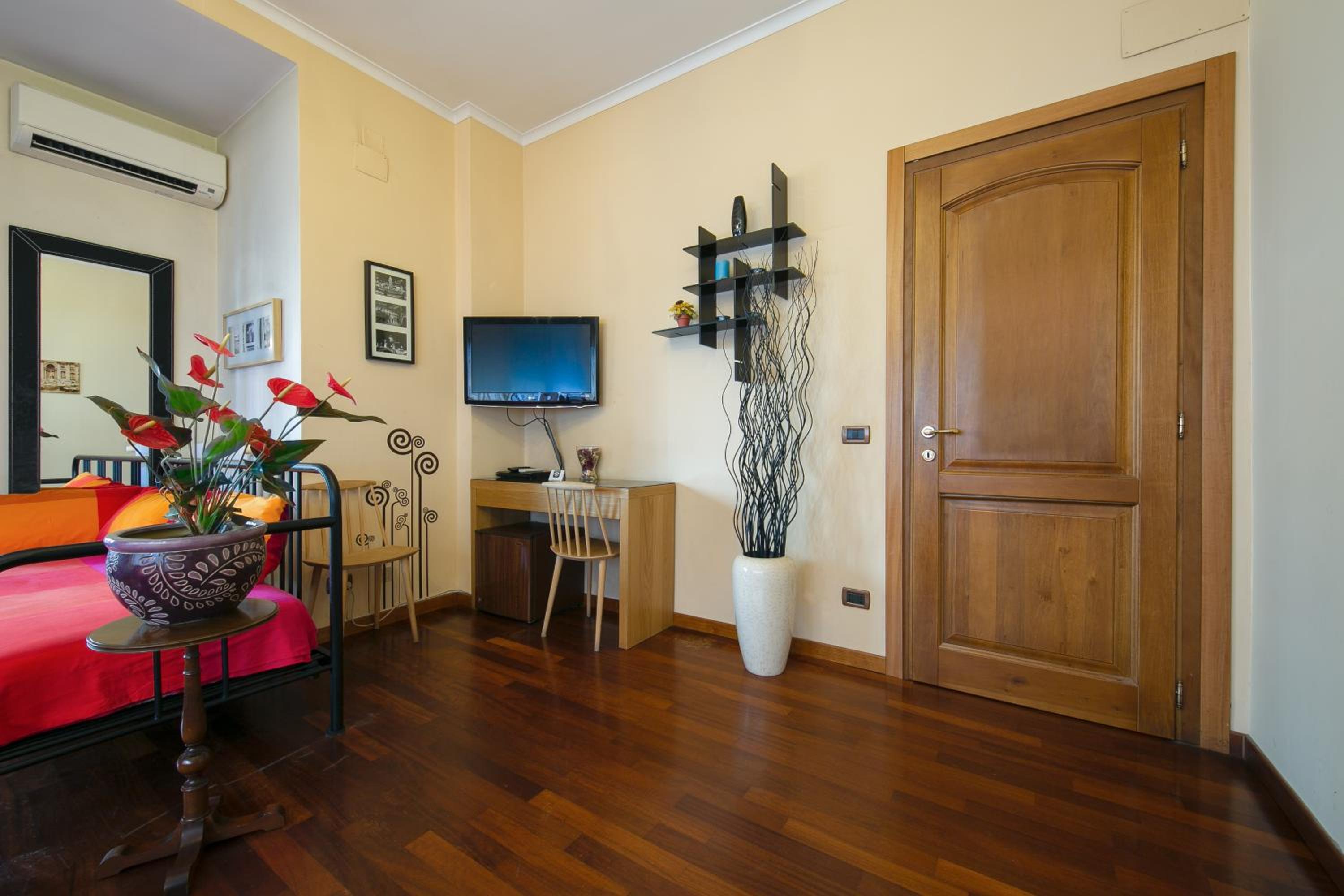 Suite with Balcony photo 3