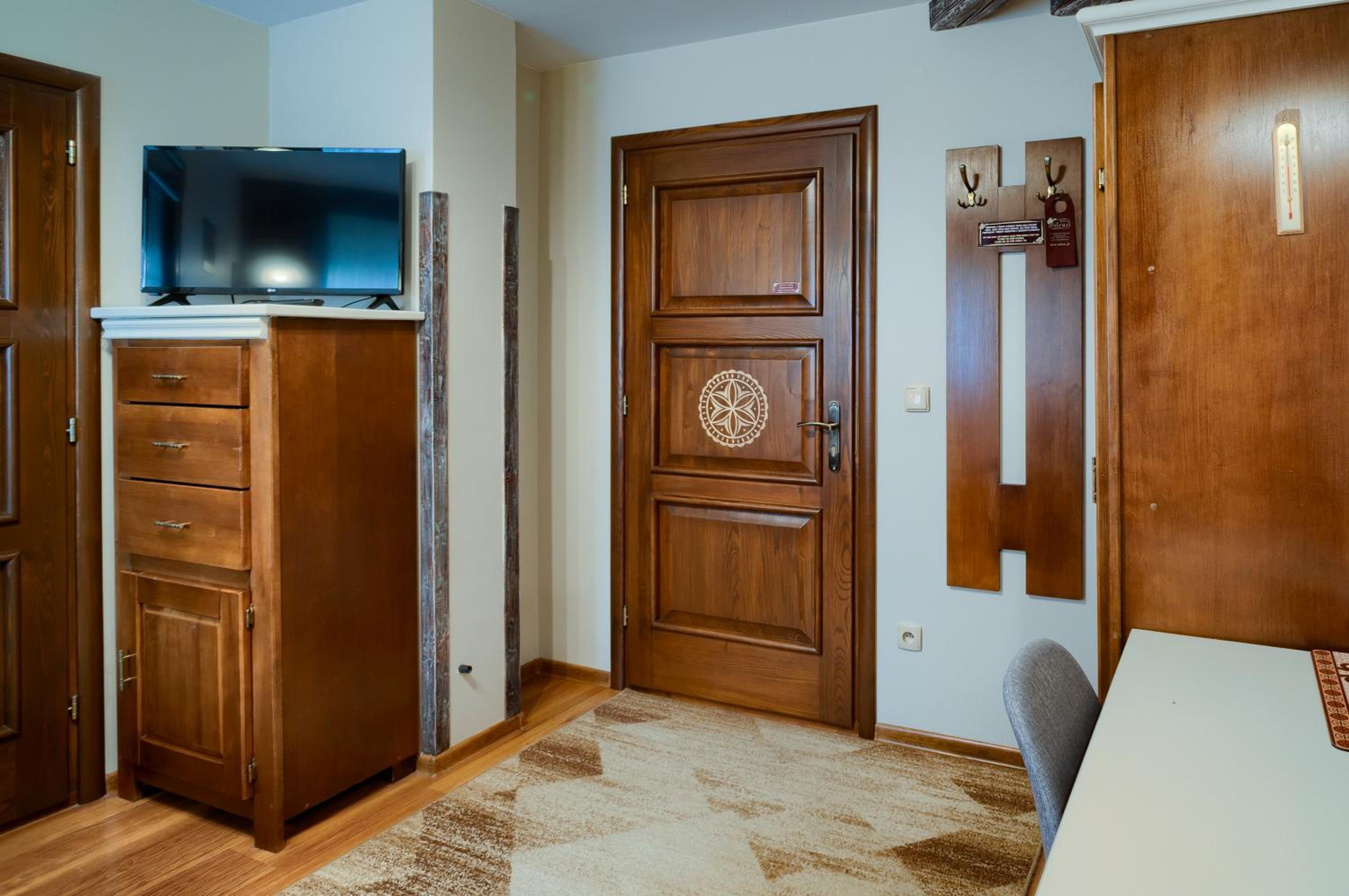 Double or Twin Room - Photo 18
