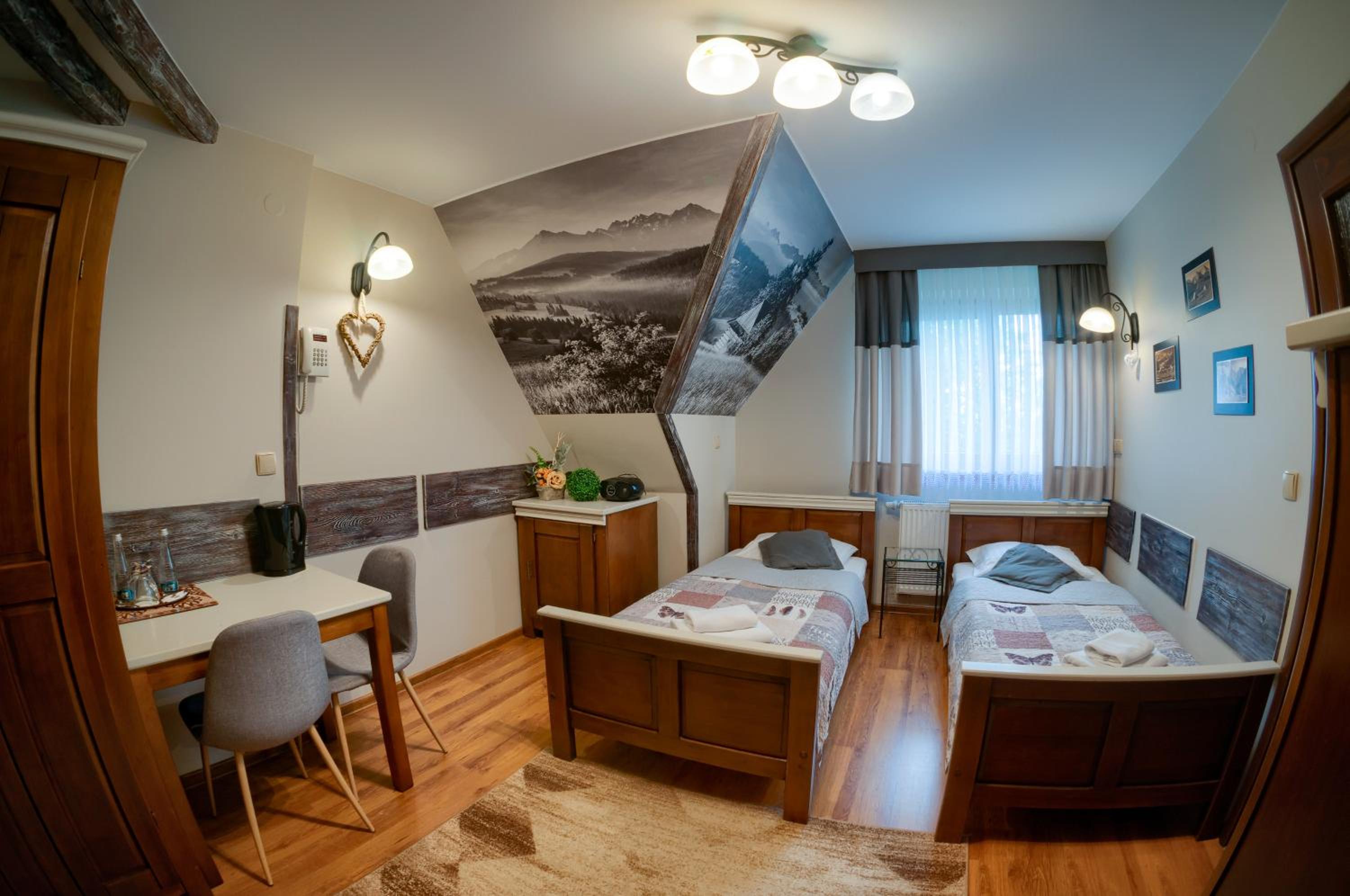 Double or Twin Room - Photo 5