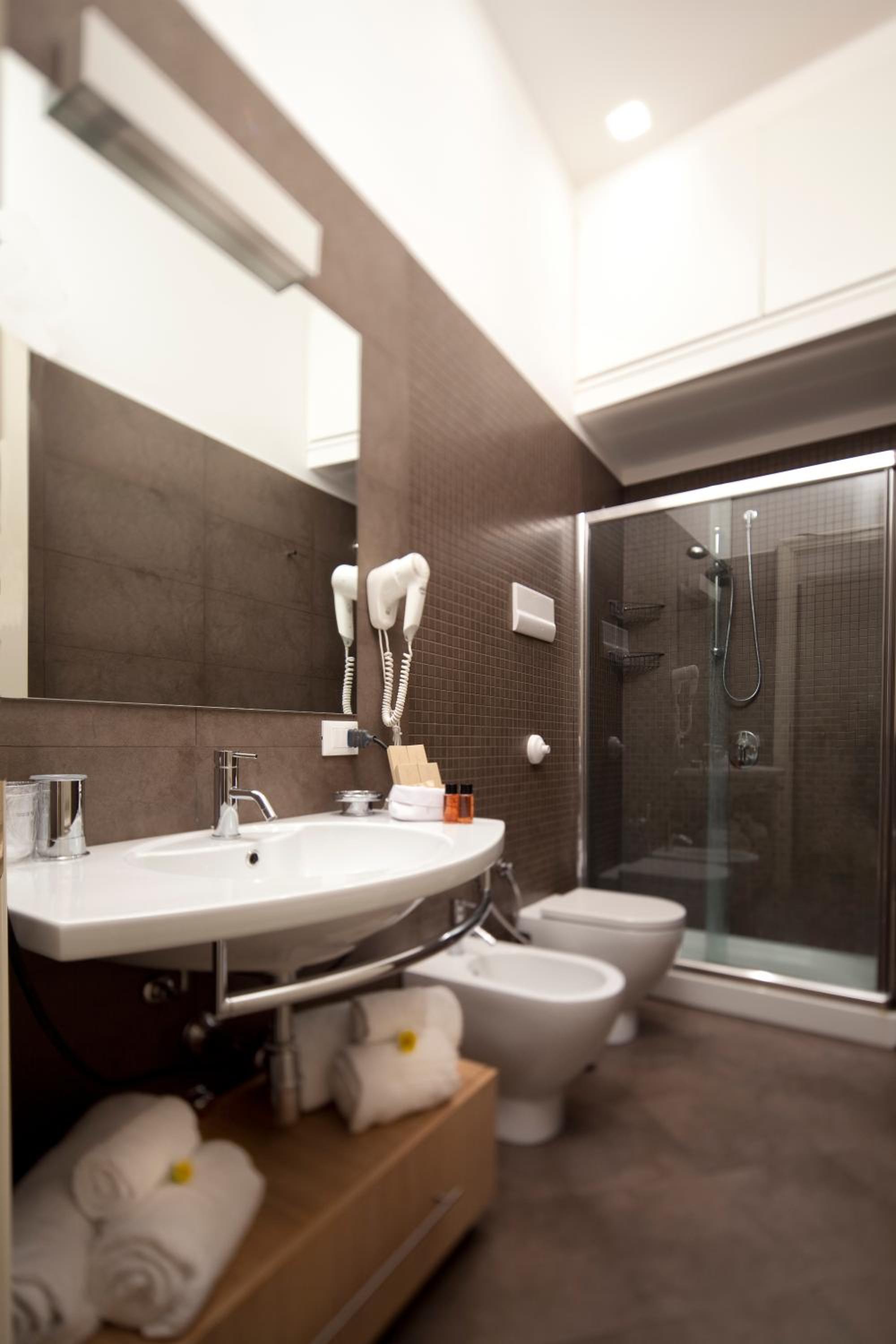 Classic Double Room - Photo 5
