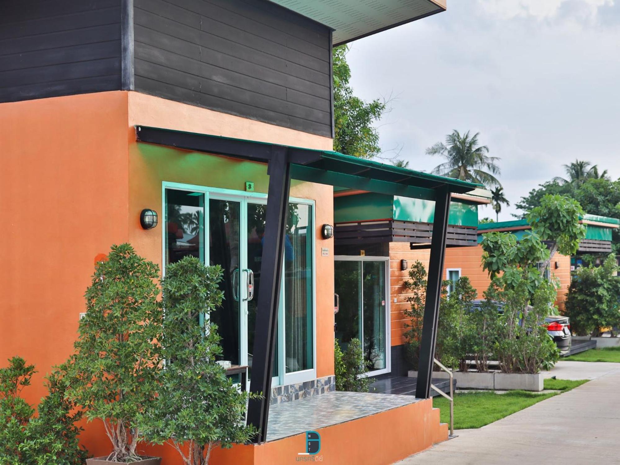 Deluxe Double Room With Balcony - Photo 9