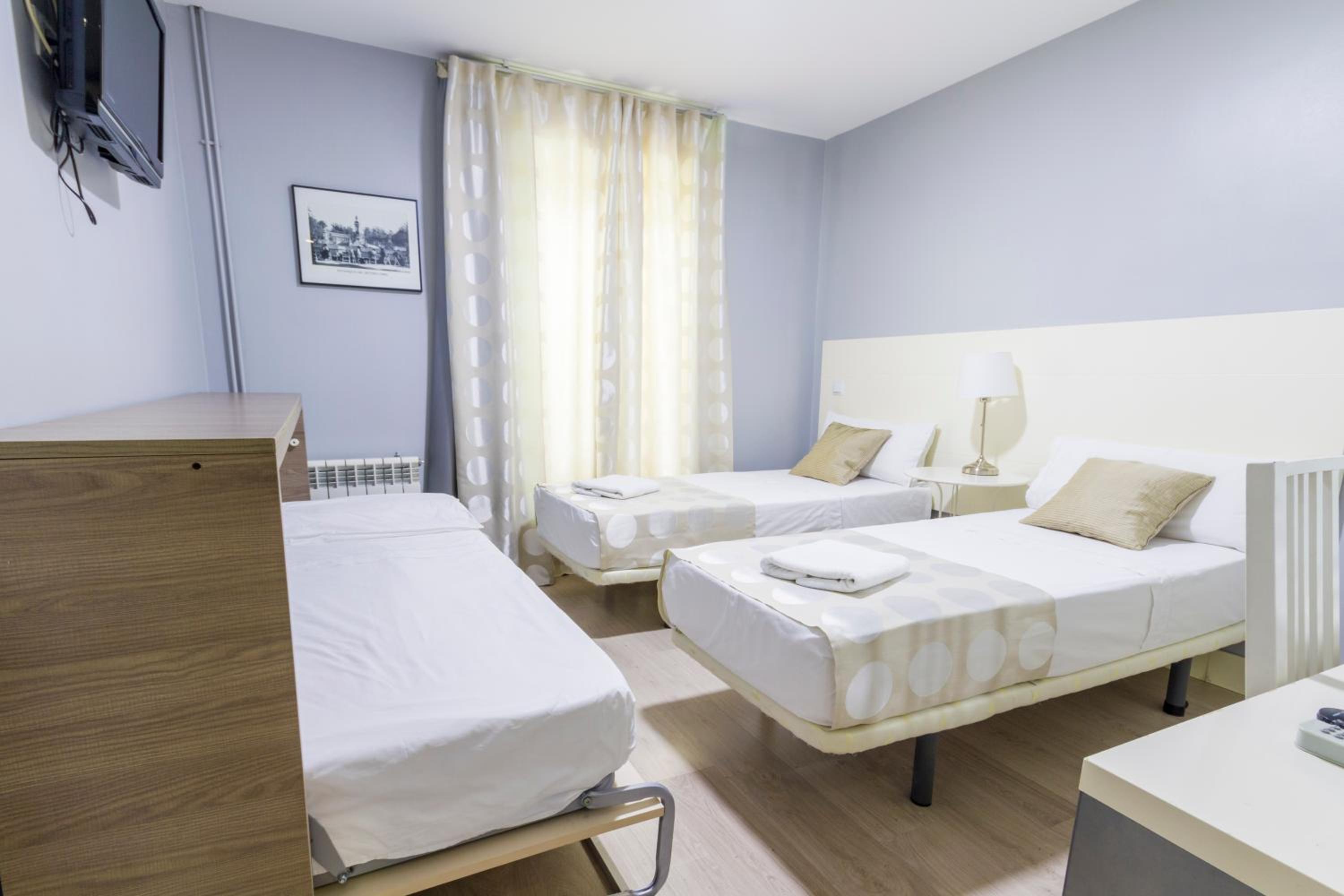 Double or Twin Room photo 2