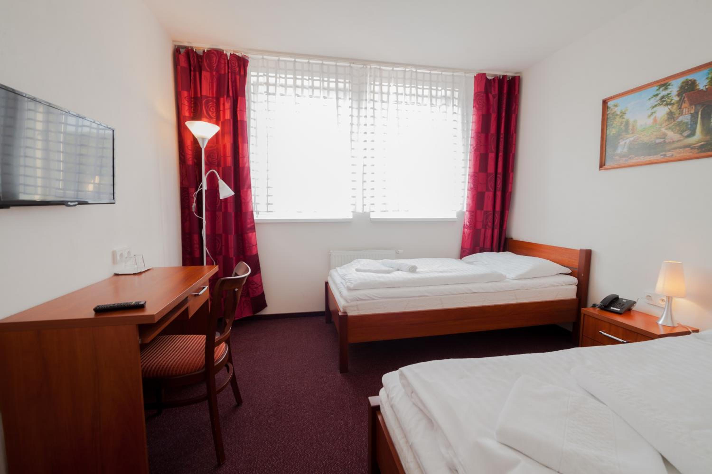 Standard Twin Room photo 3