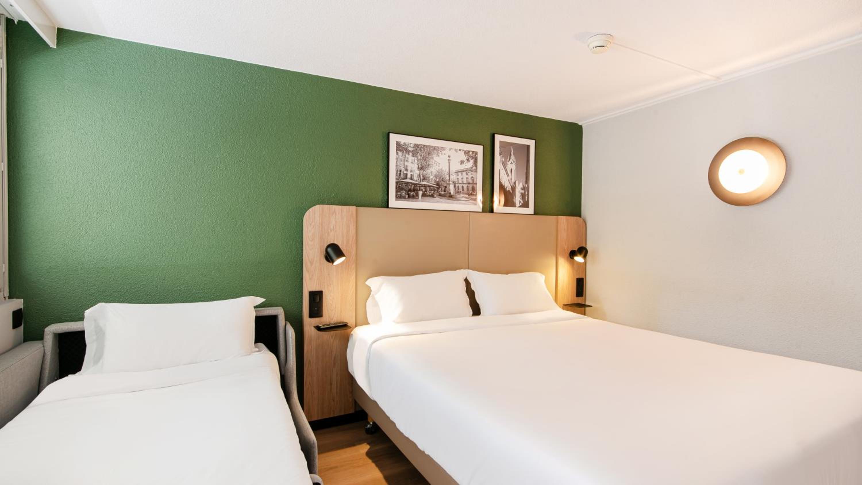 Standard Room - 1 Queen Bed 1 Sofa Bed