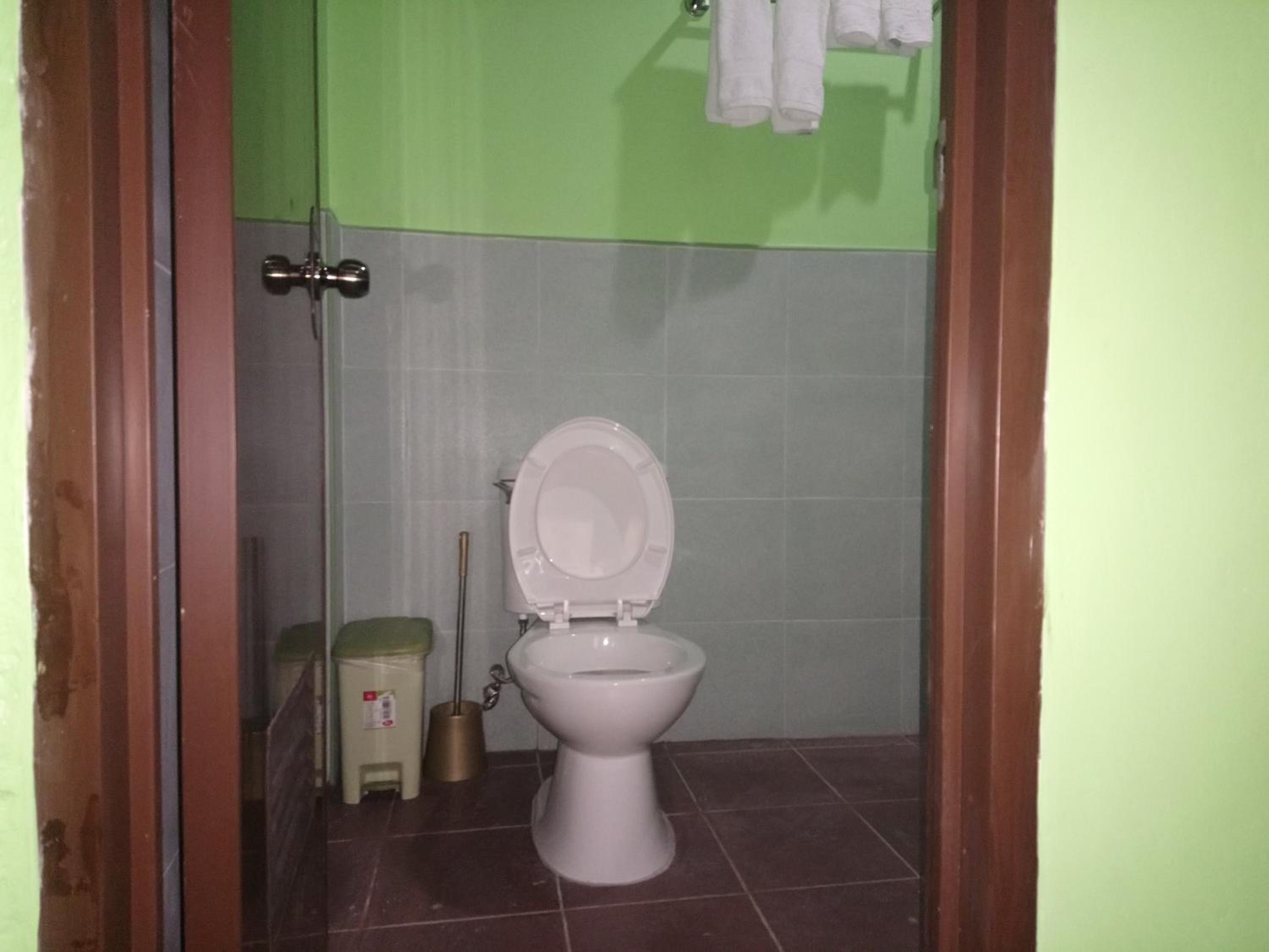 Budget Double Room - Photo 19