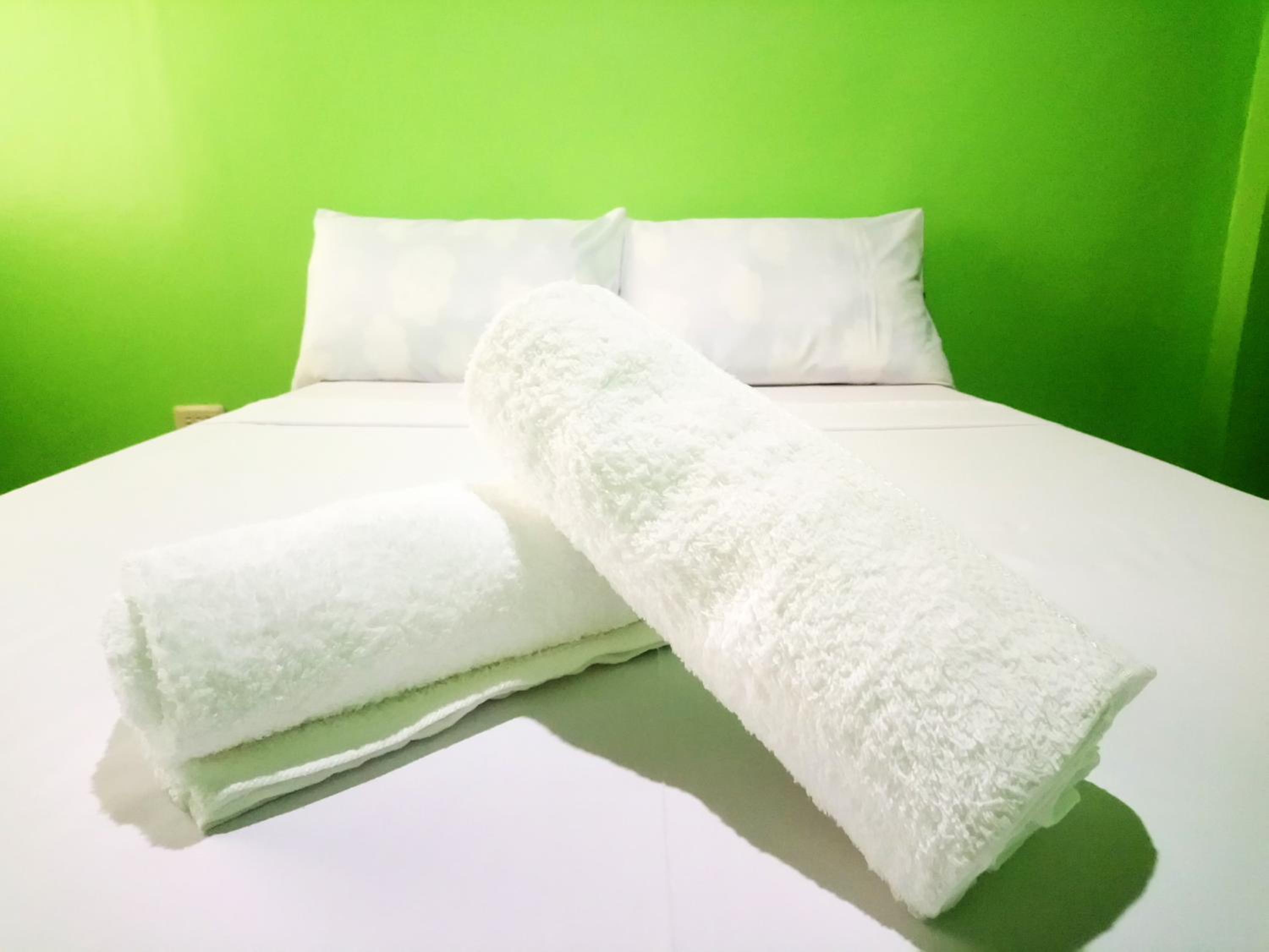 Budget Double Room - Photo 12