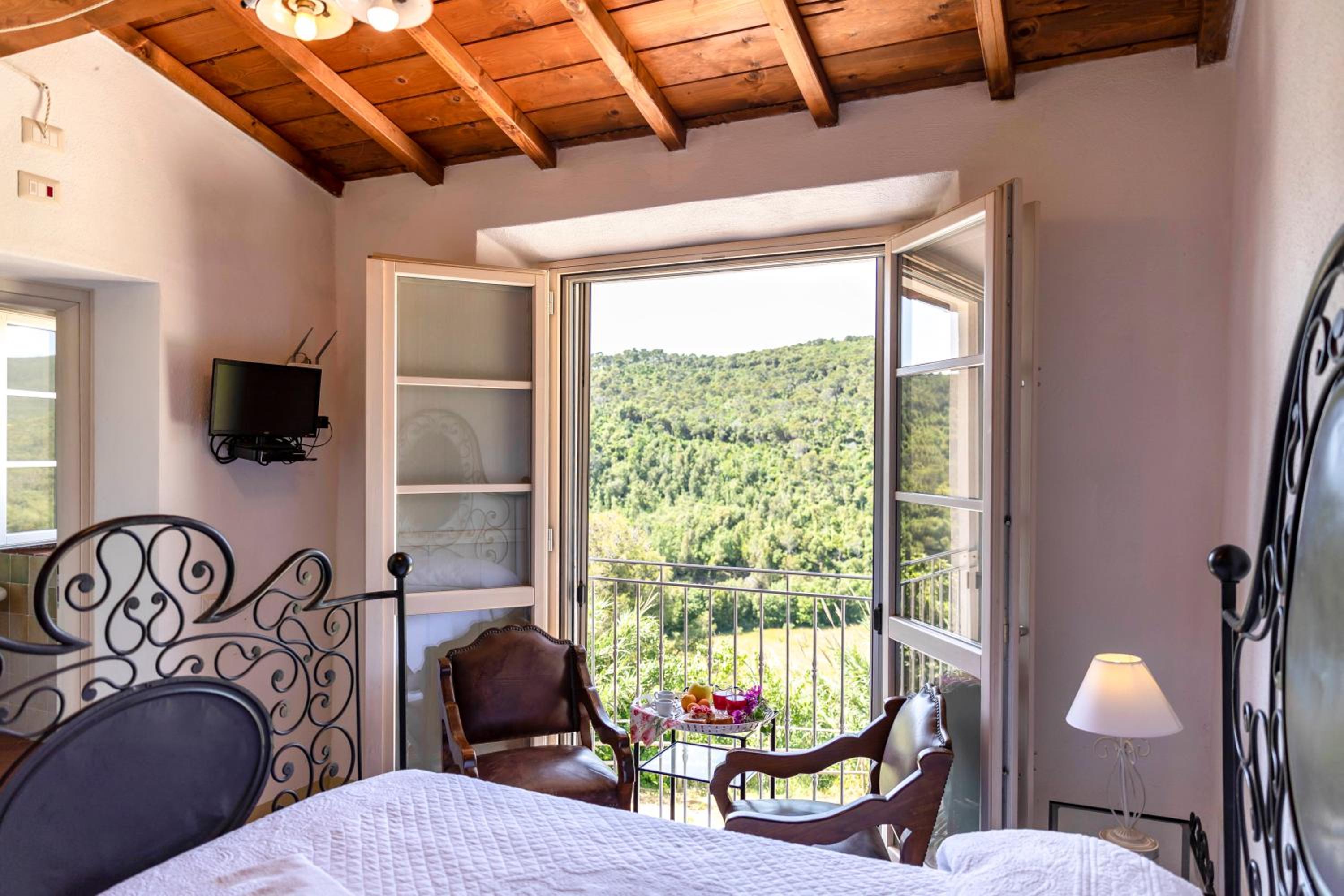 King Room with Garden View photo 2
