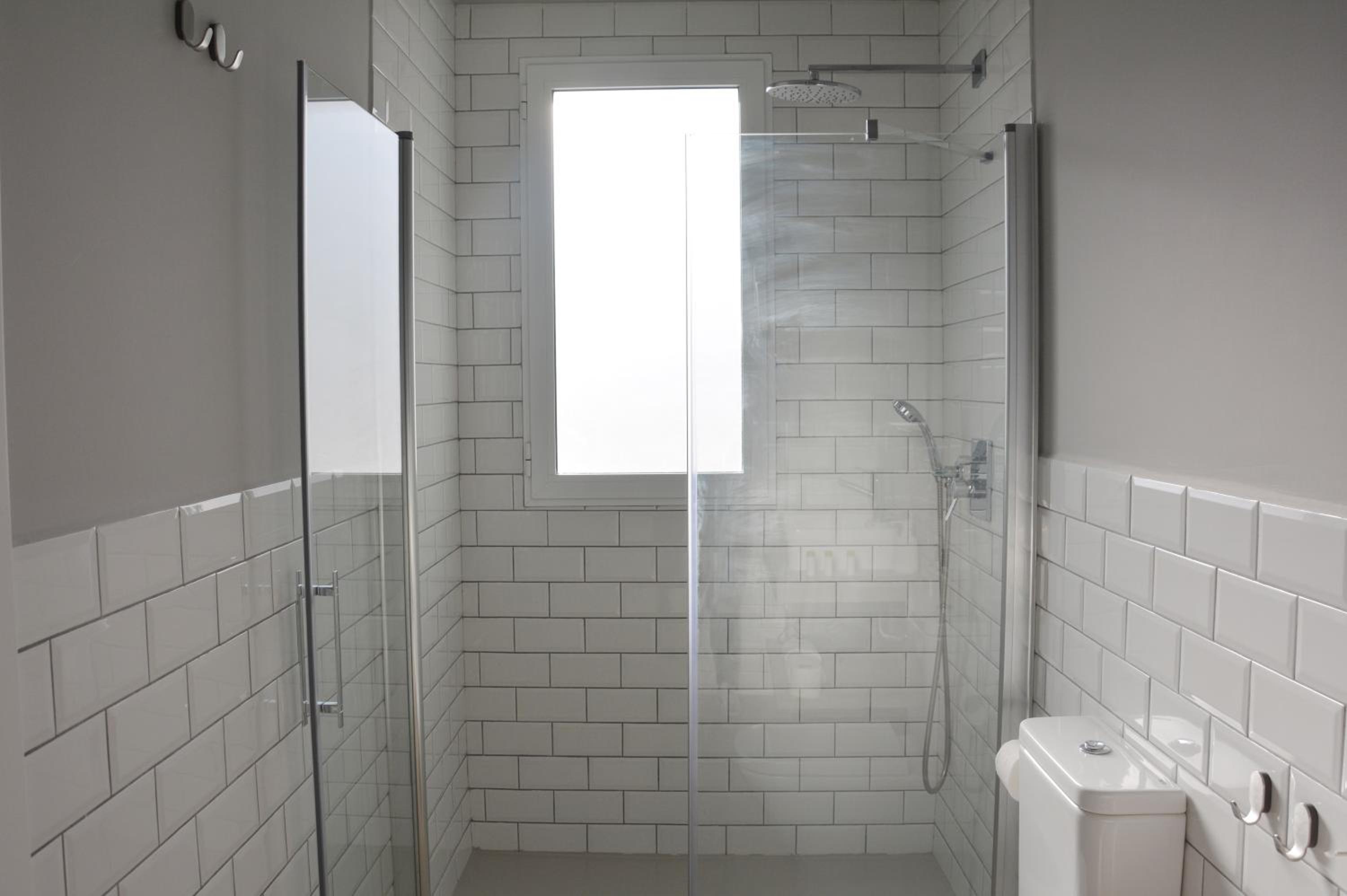 Standard Double or Twin Room - Photo 10