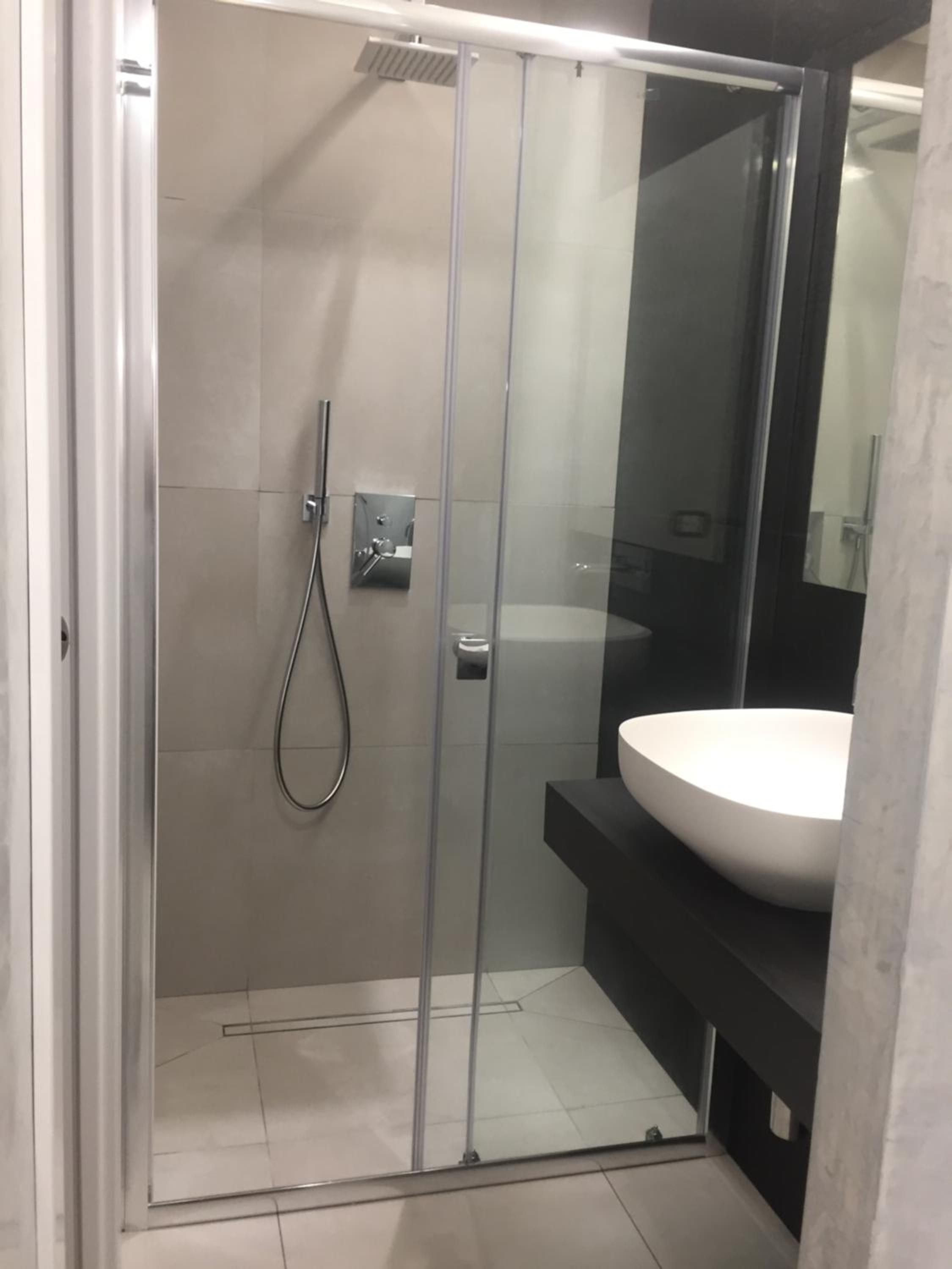 Deluxe King Room - Photo 14