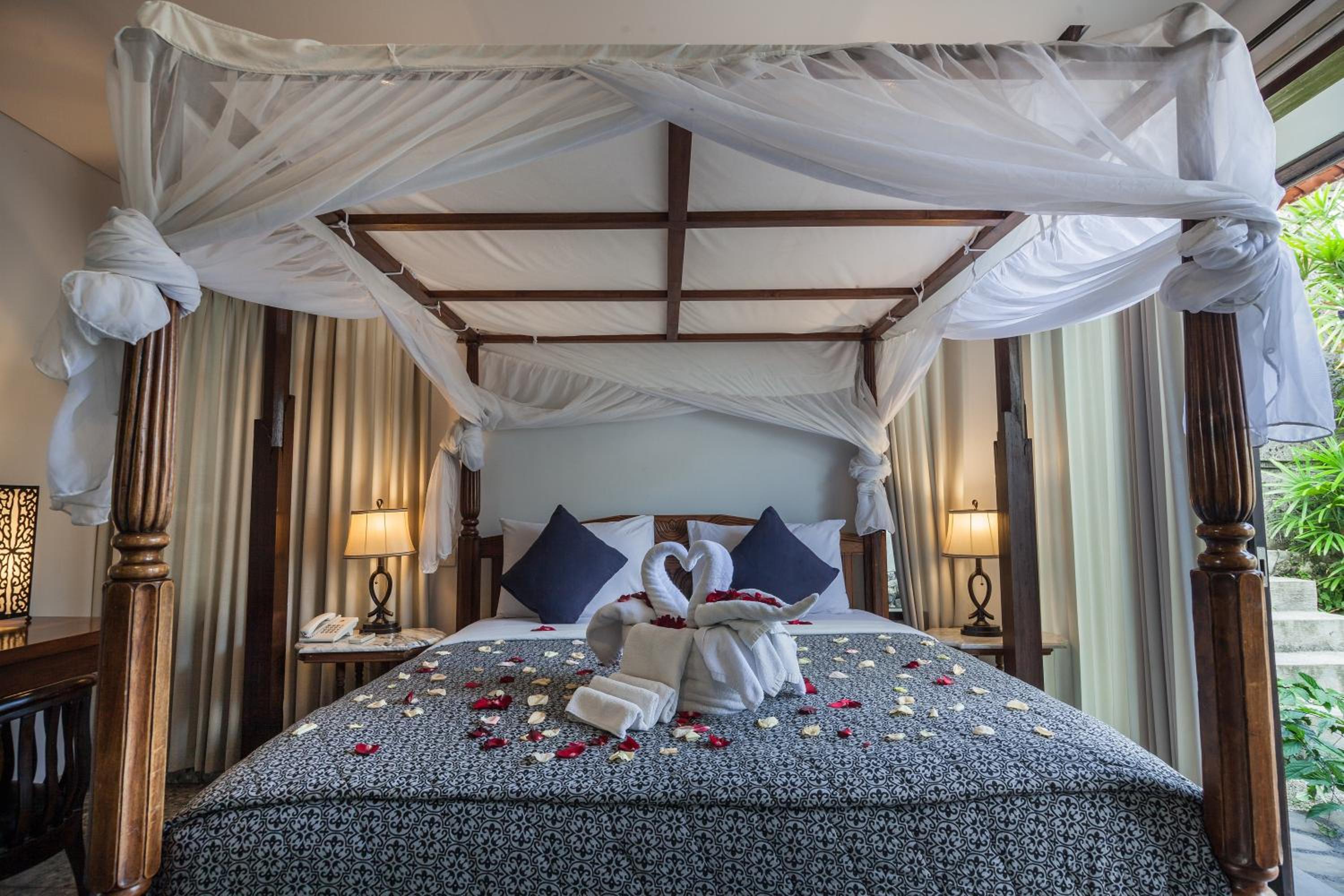 Suite Room with Garden View - Photo 14