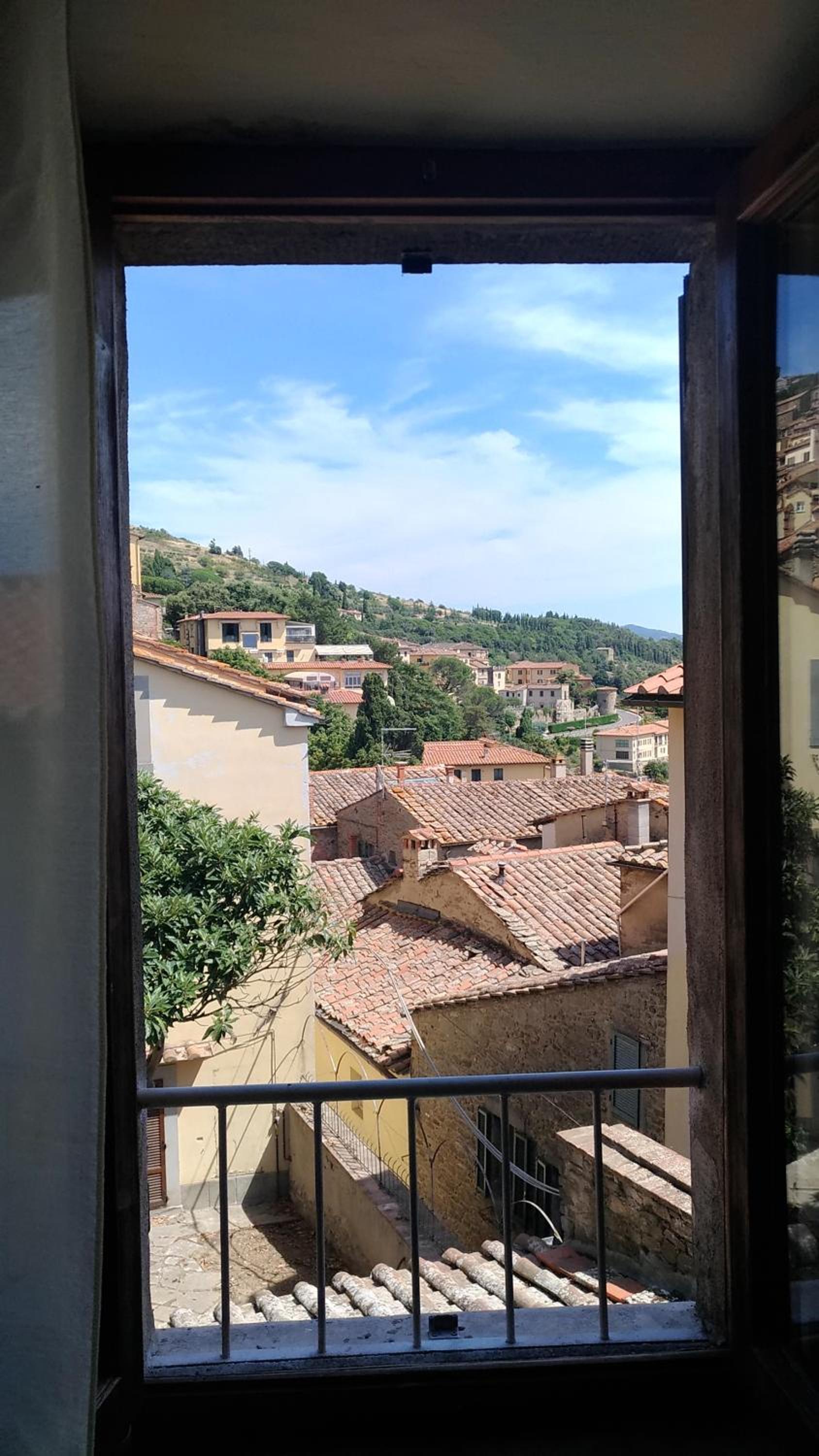 Superior Double Room with City View - Photo 11