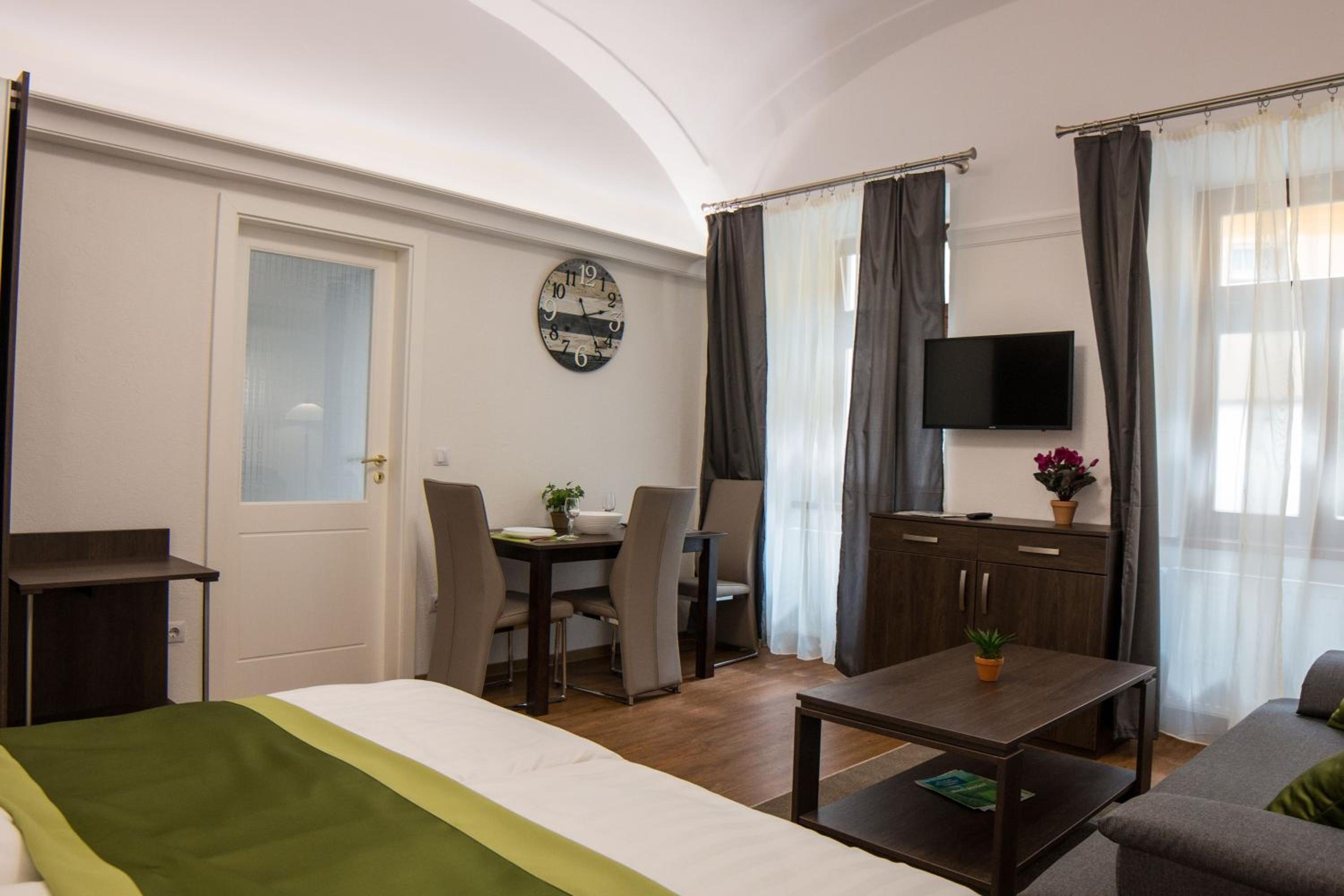Studio Apartment photo 3