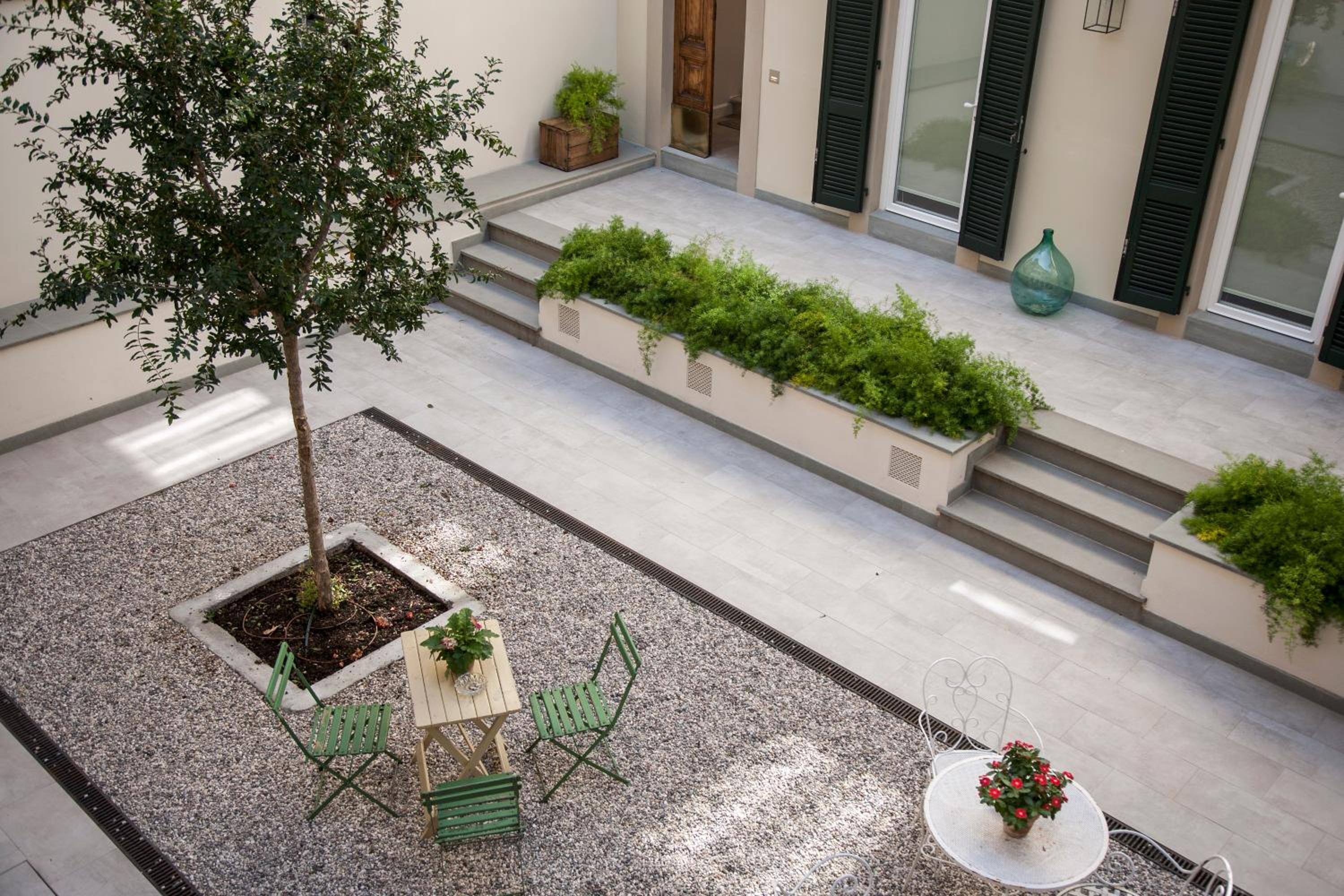 Apartment with Balcony photo 3