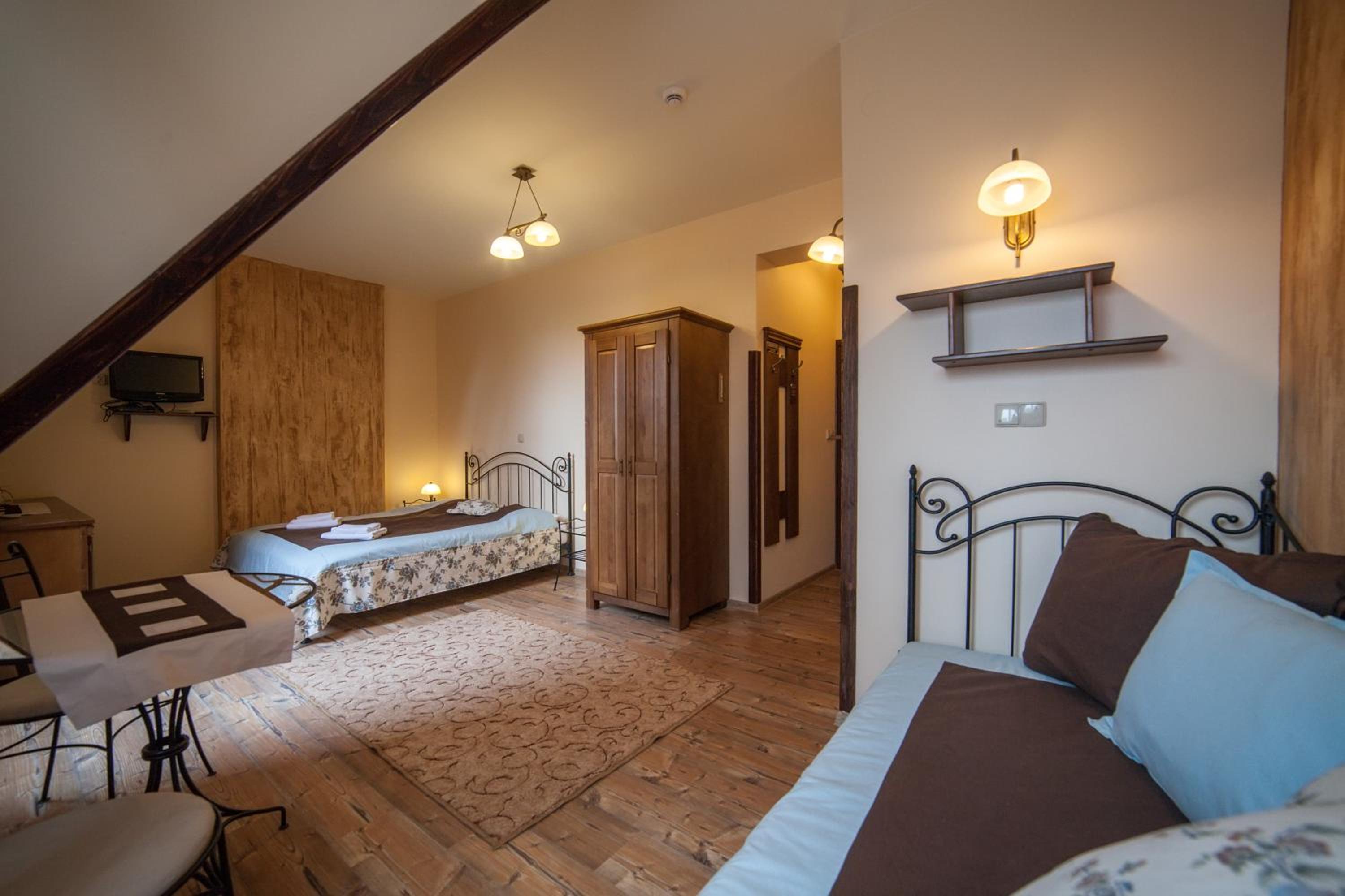 Triple Room - Photo 6