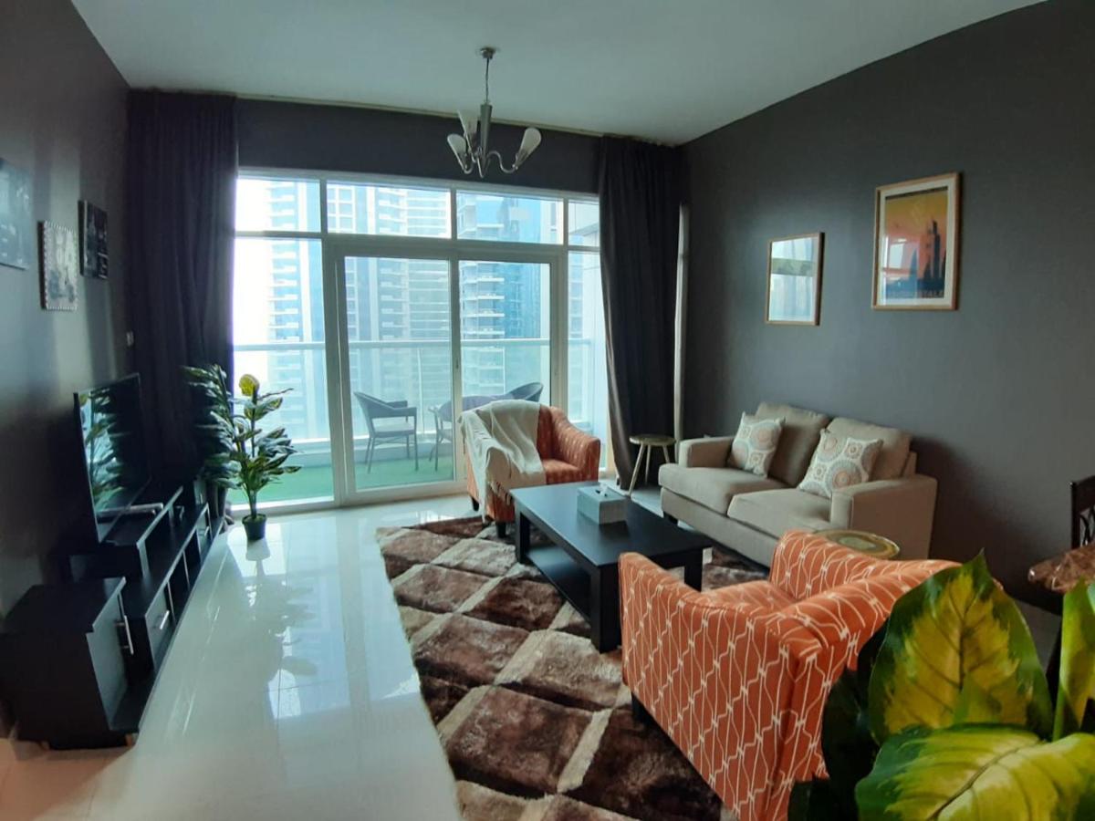 Deluxe Two Bedroom Apartment with Full Marina View photo 1