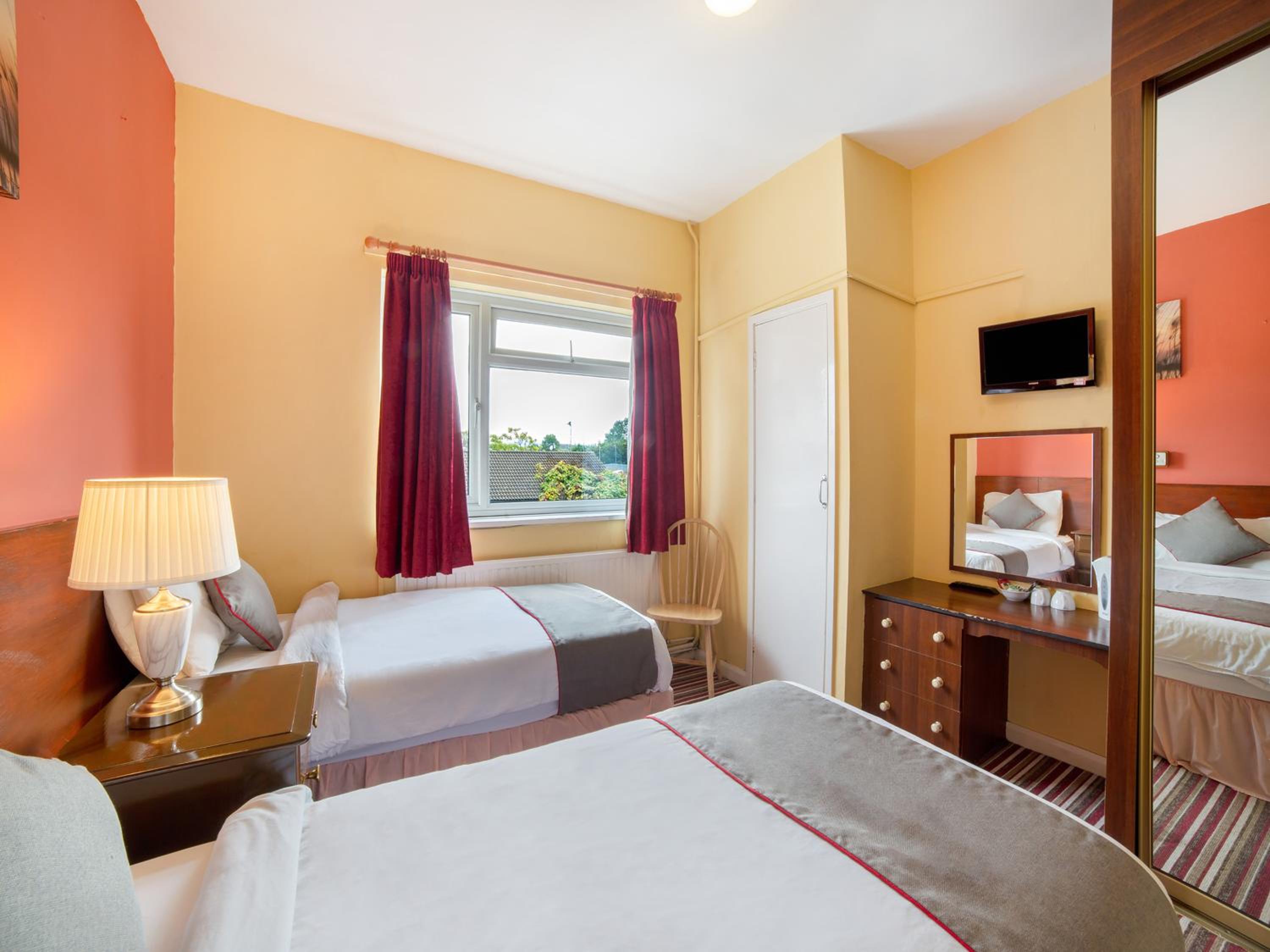 Standard Twin Room photo 2