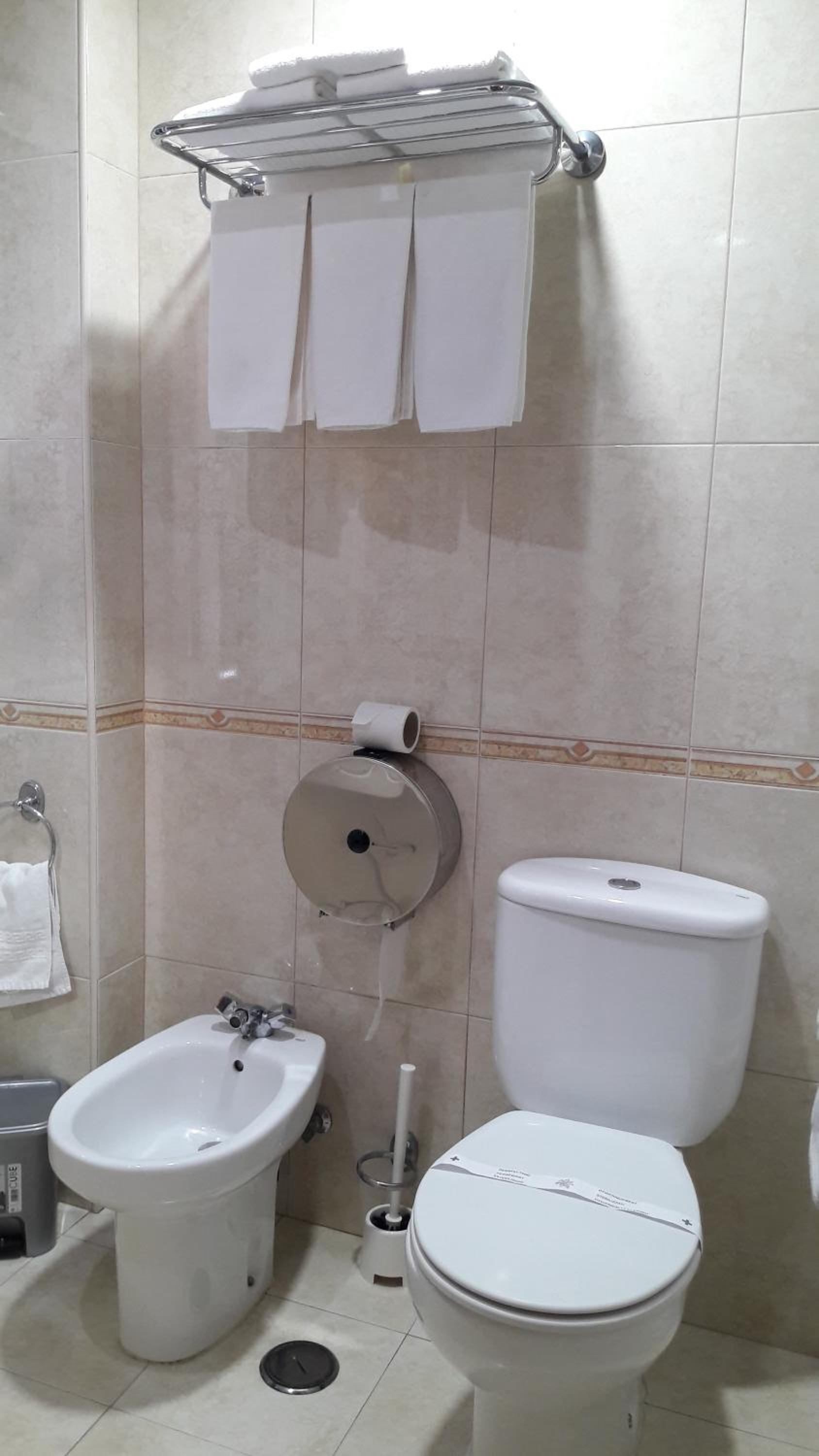 Double Room - Photo 6