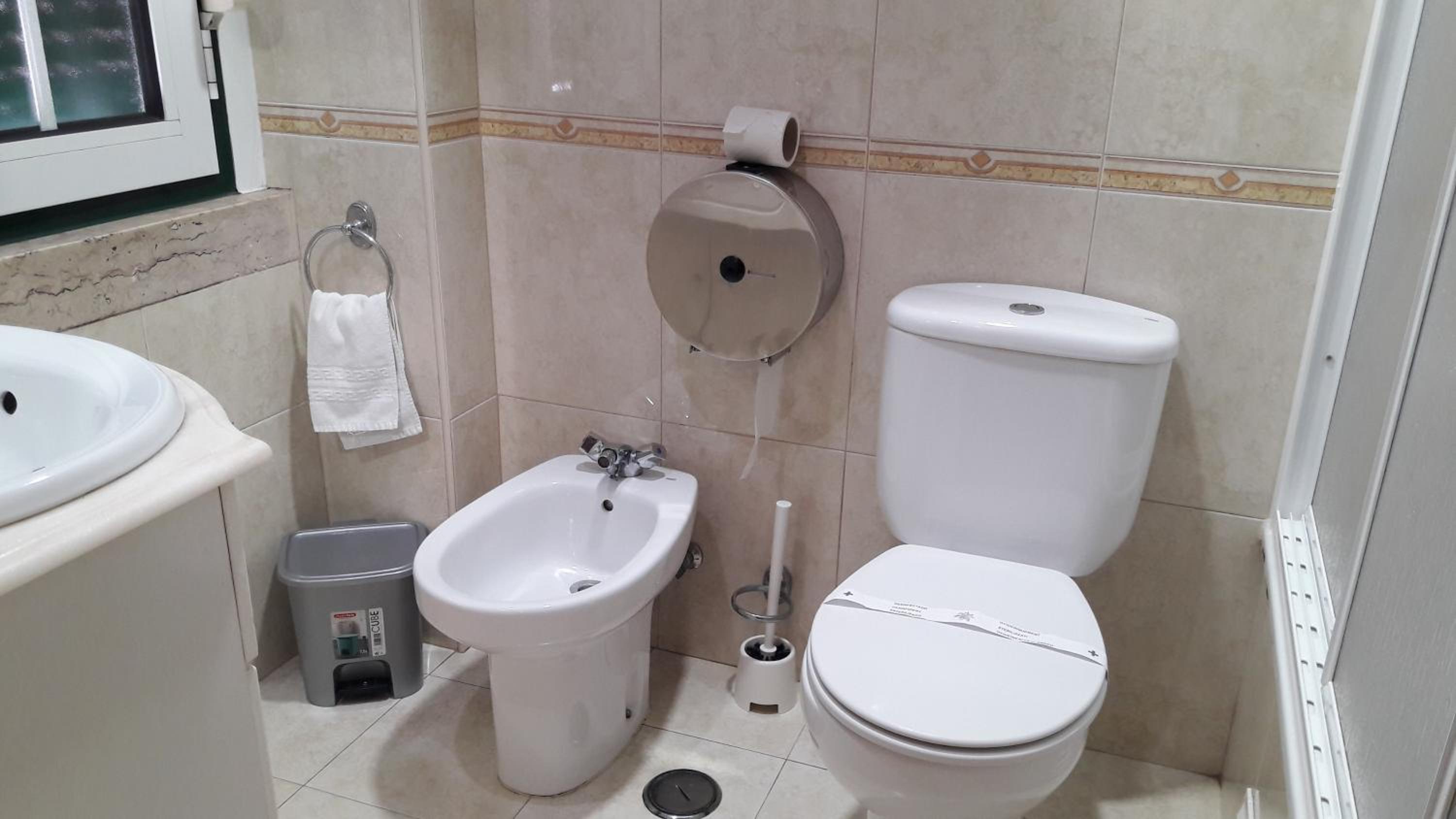 Double Room - Photo 7