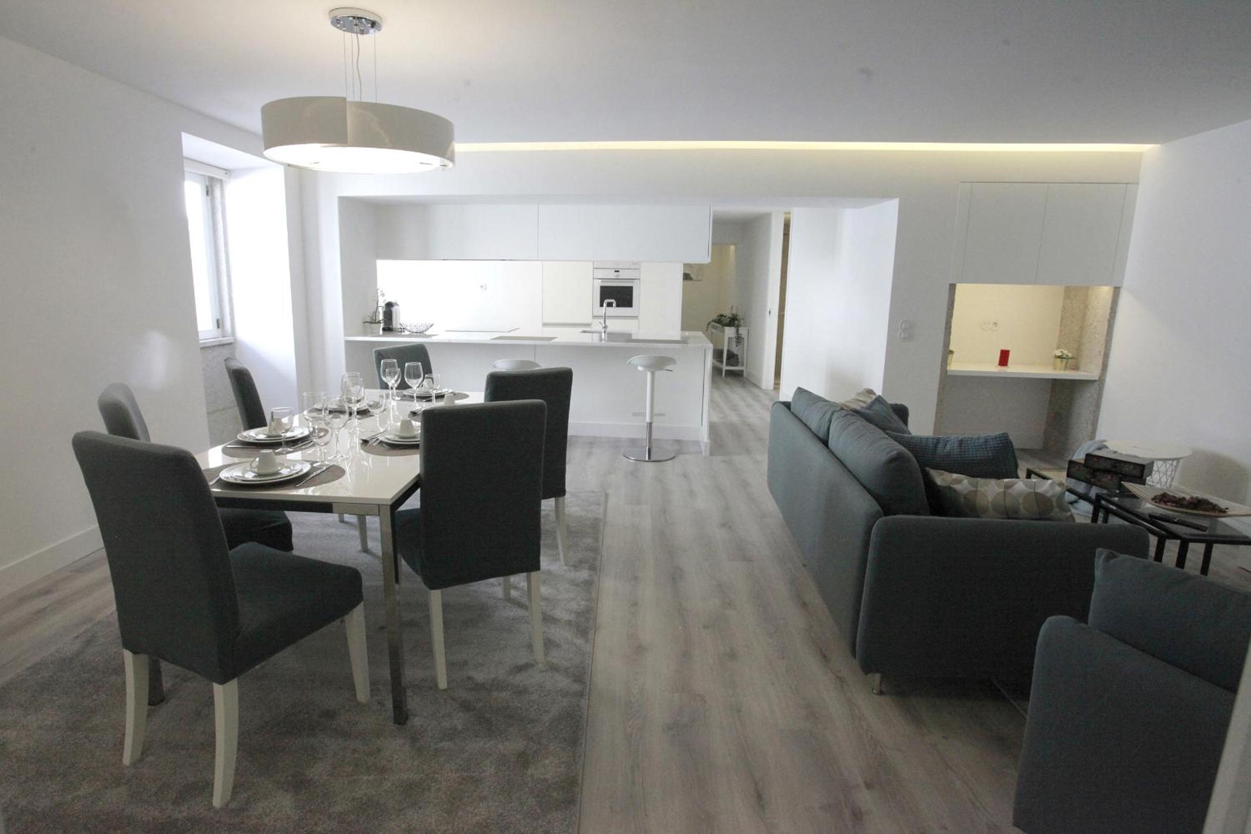 Two-Bedroom Apartment - Photo 7
