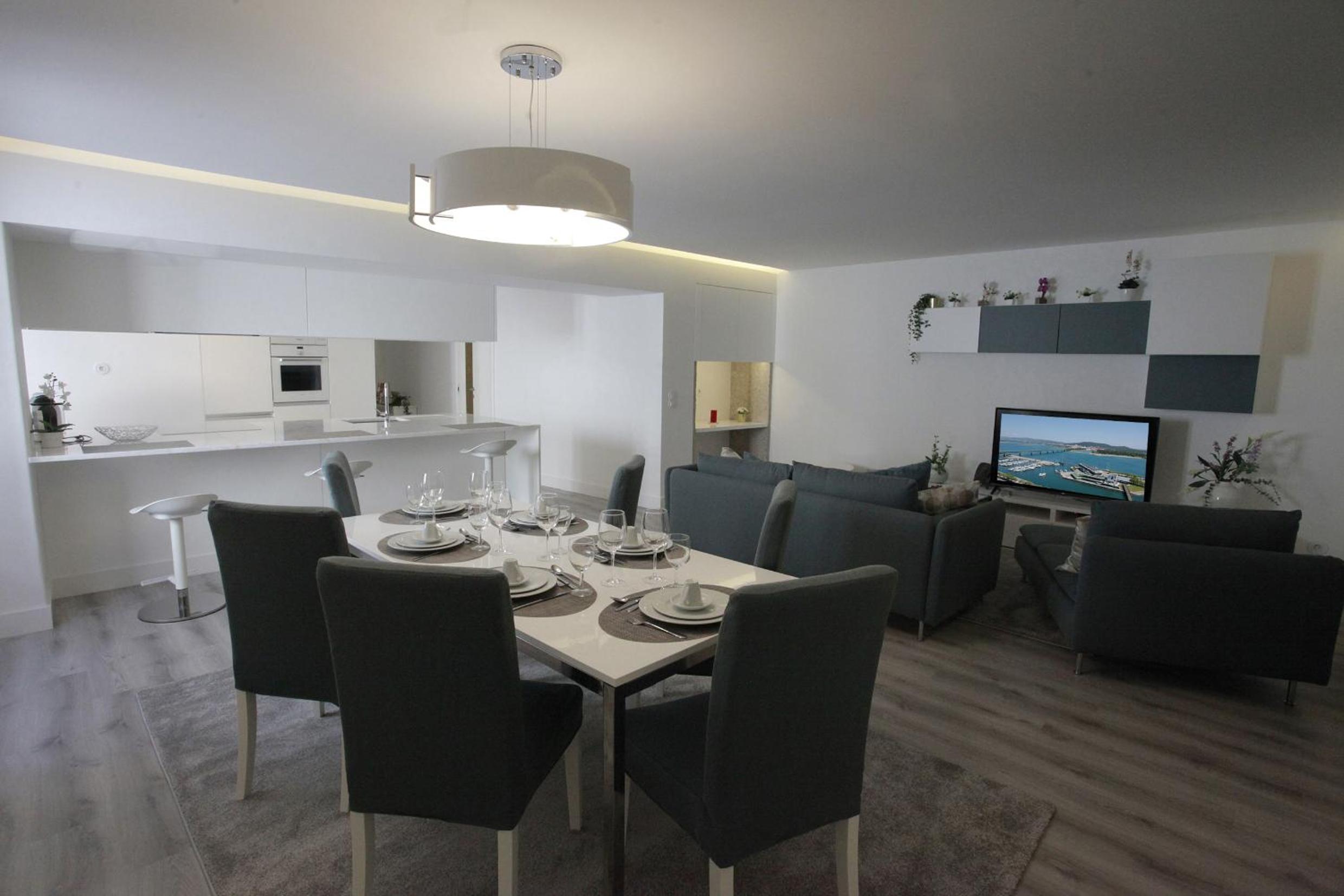 Two-Bedroom Apartment - Photo 11