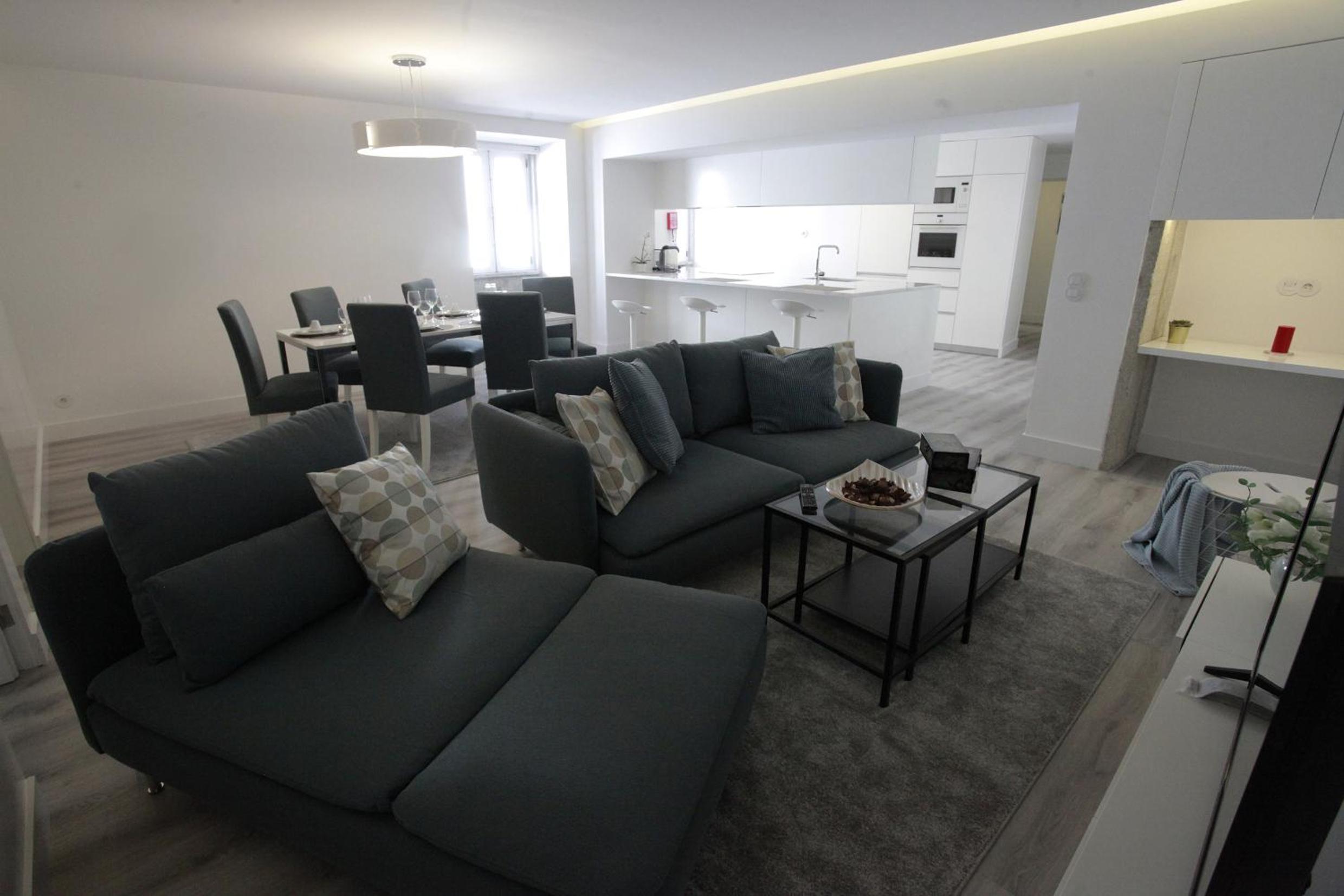Two-Bedroom Apartment - Photo 10