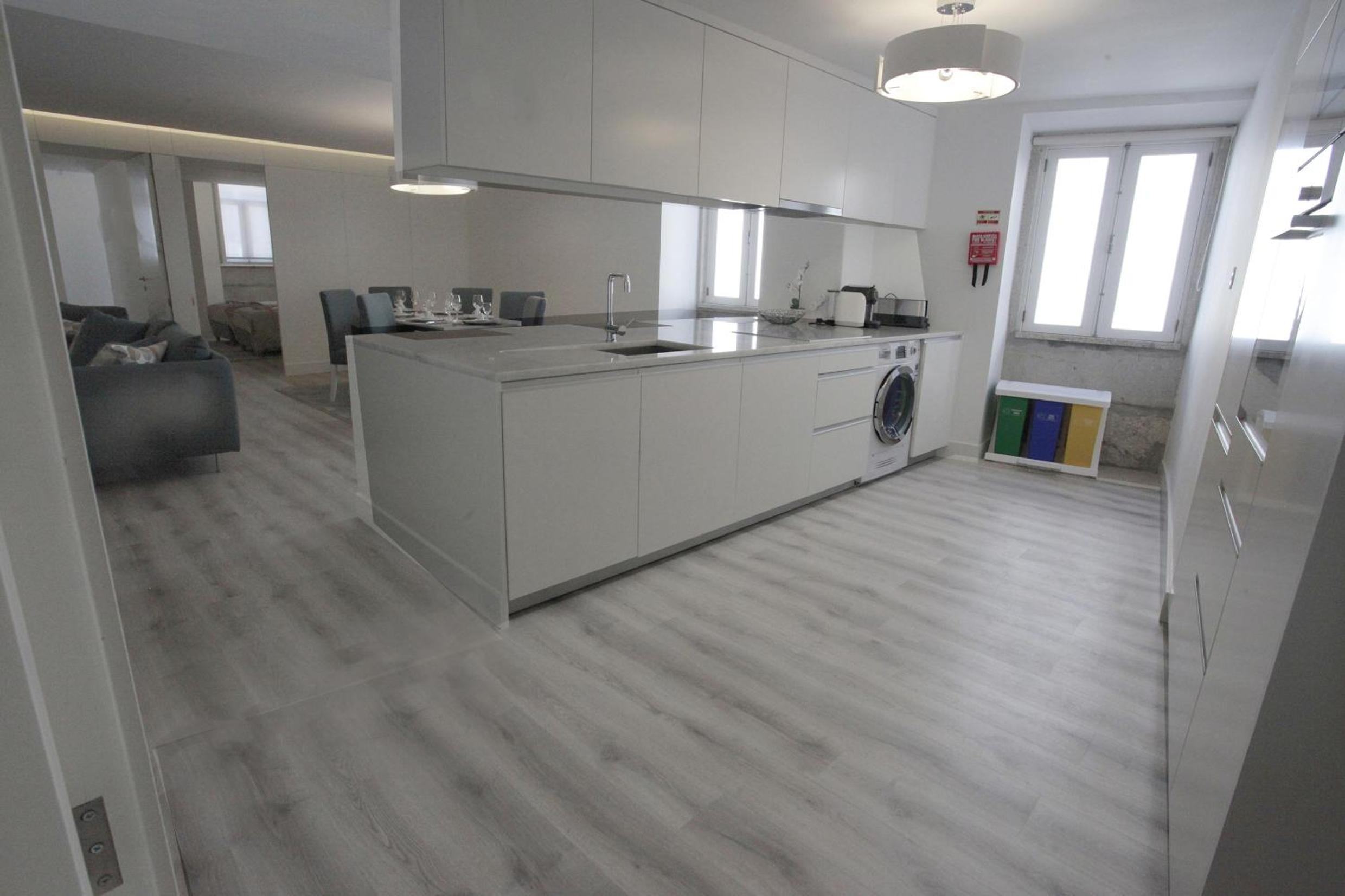 Two-Bedroom Apartment - Photo 21