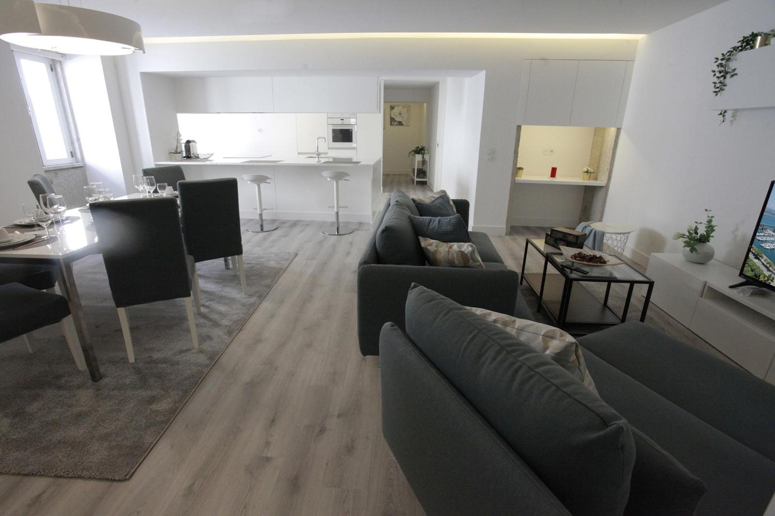 Two-Bedroom Apartment - Photo 22