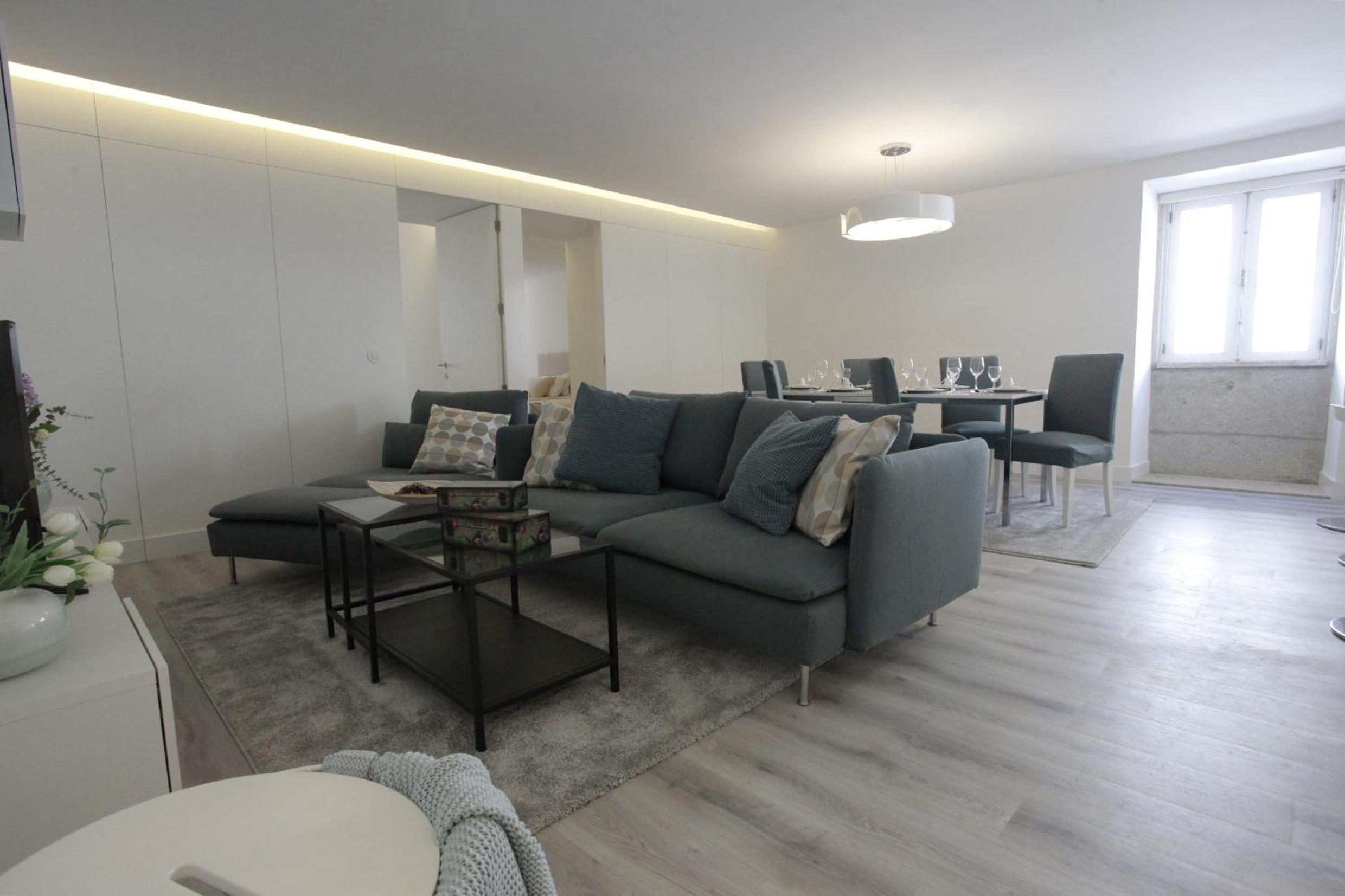 Two-Bedroom Apartment - Photo 23