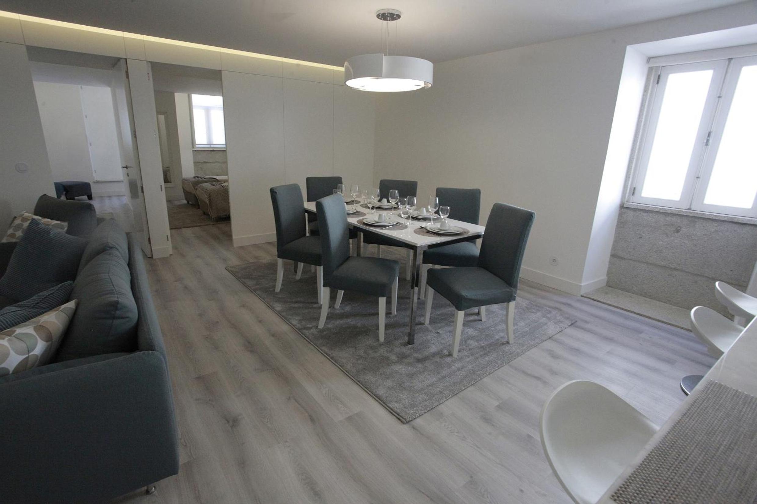 Two-Bedroom Apartment - Photo 19