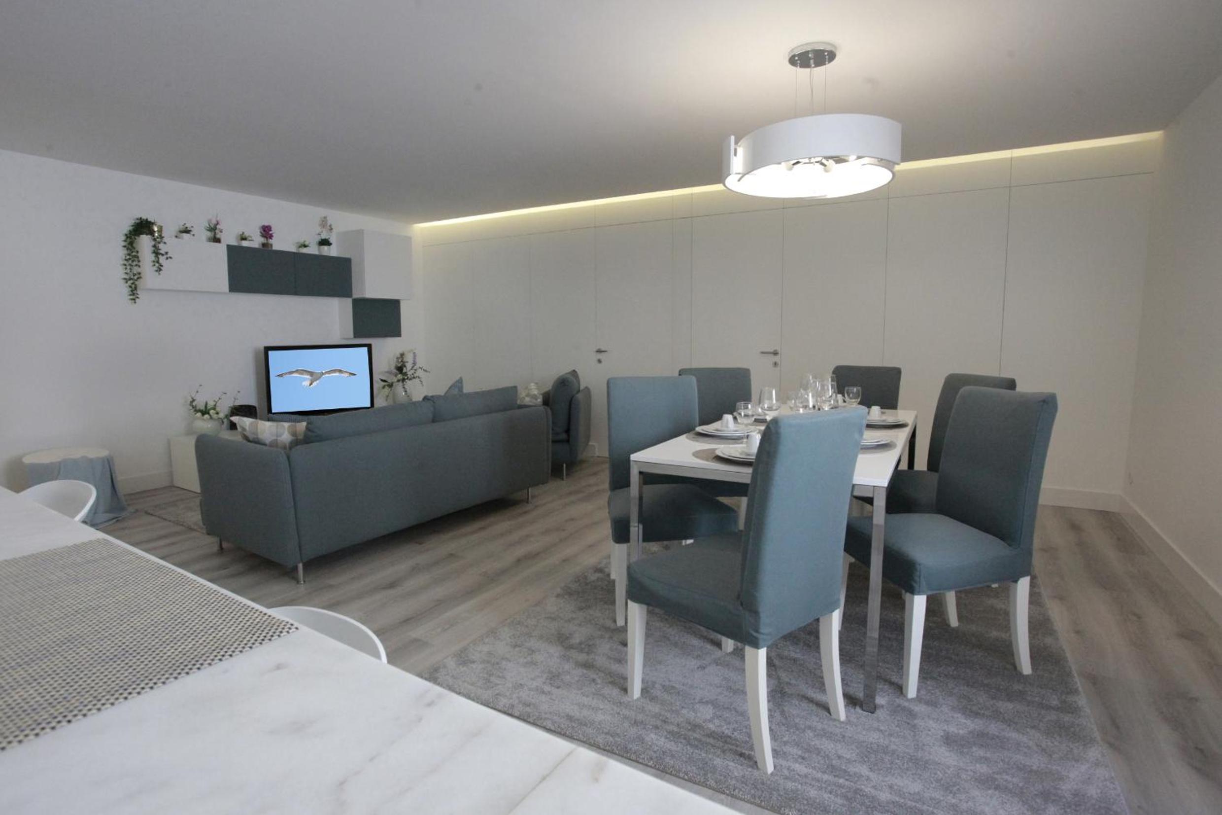 Two-Bedroom Apartment - Photo 25
