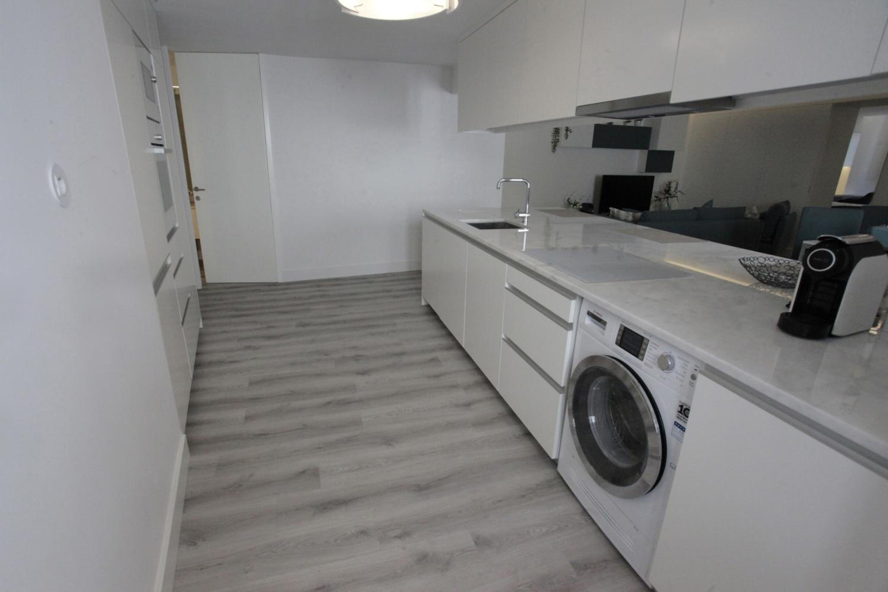 Two-Bedroom Apartment - Photo 2
