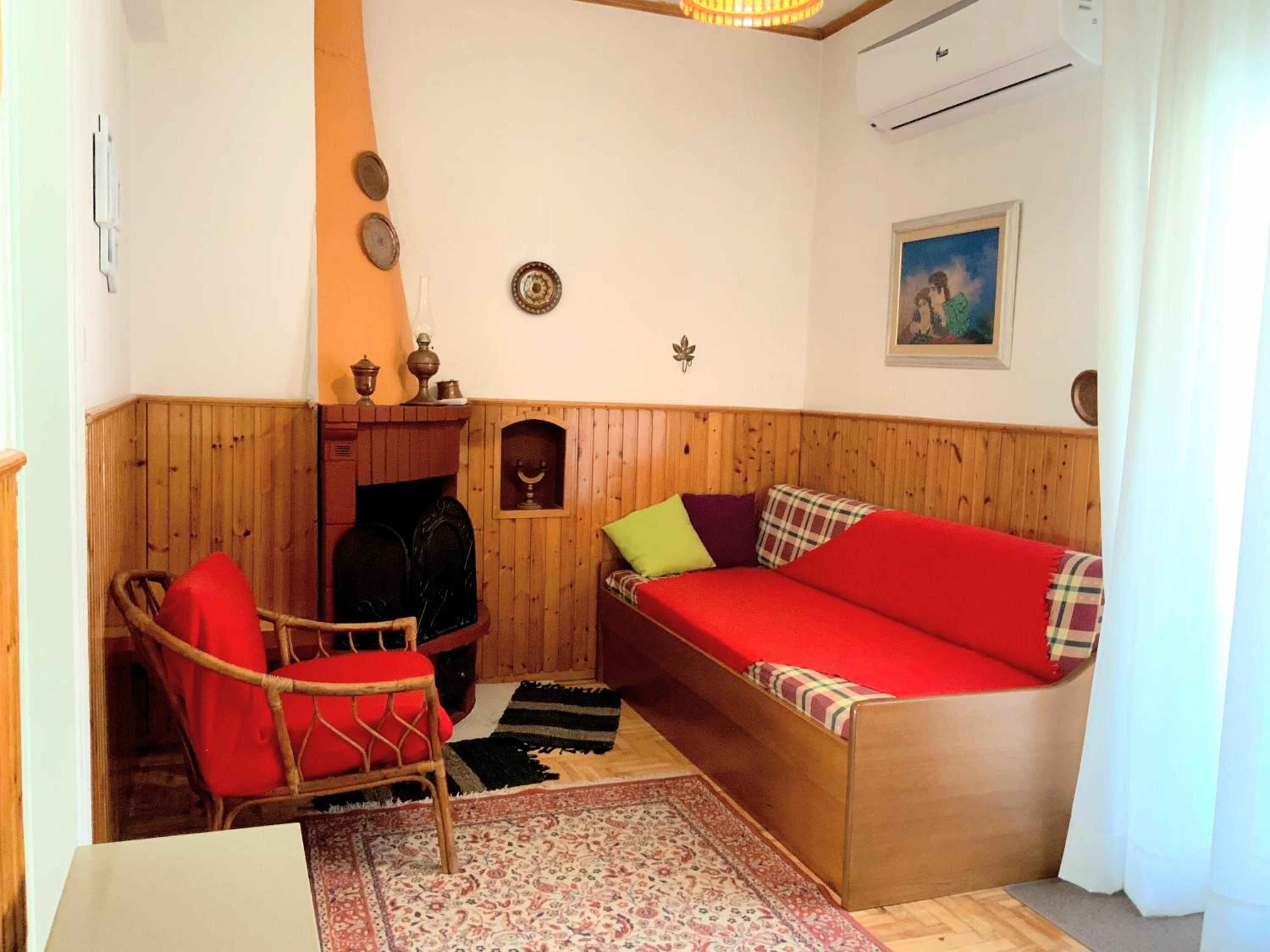 Apartment with Mountain View photo 2