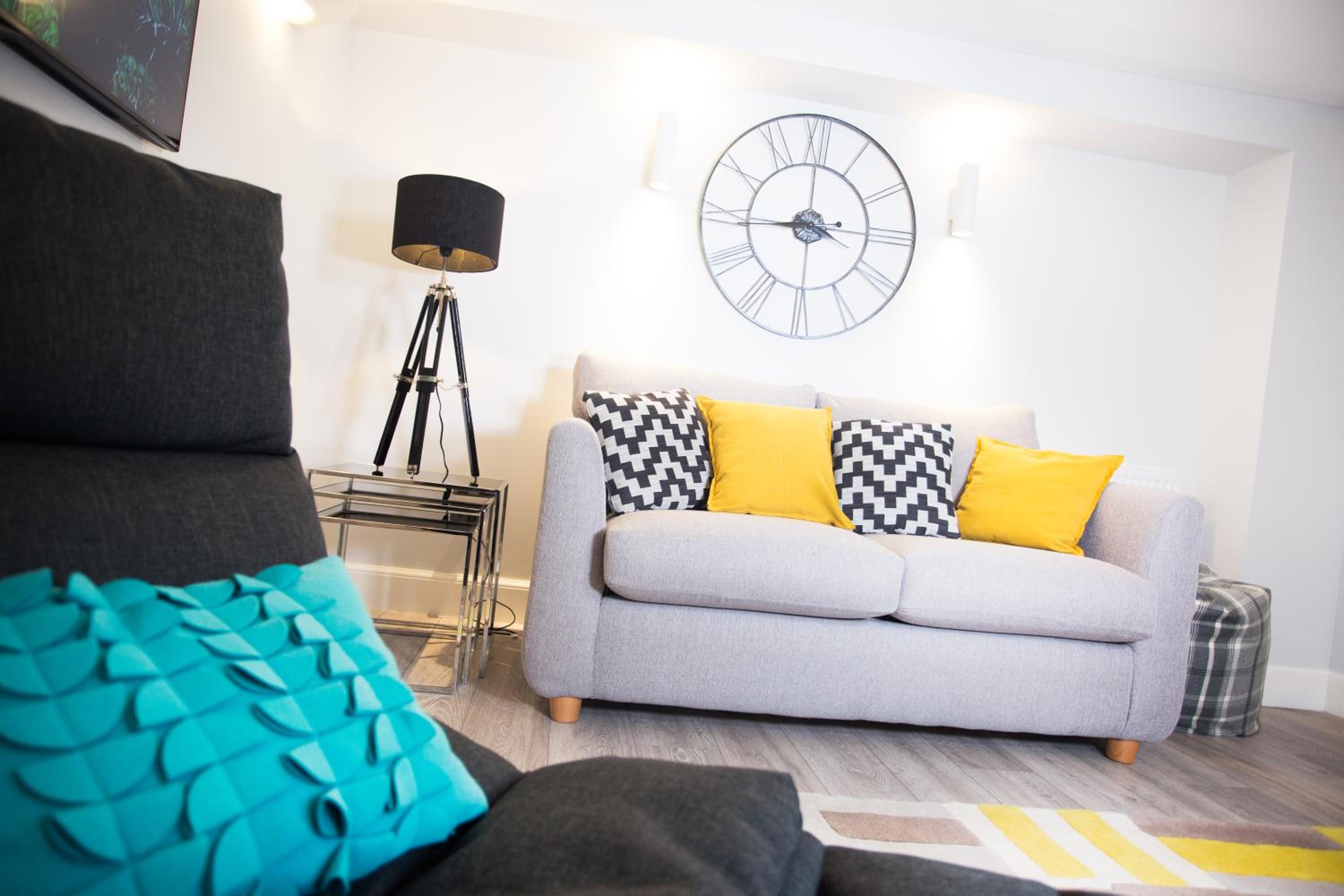 Luxury One-Bedroom Apartment - Photo 1