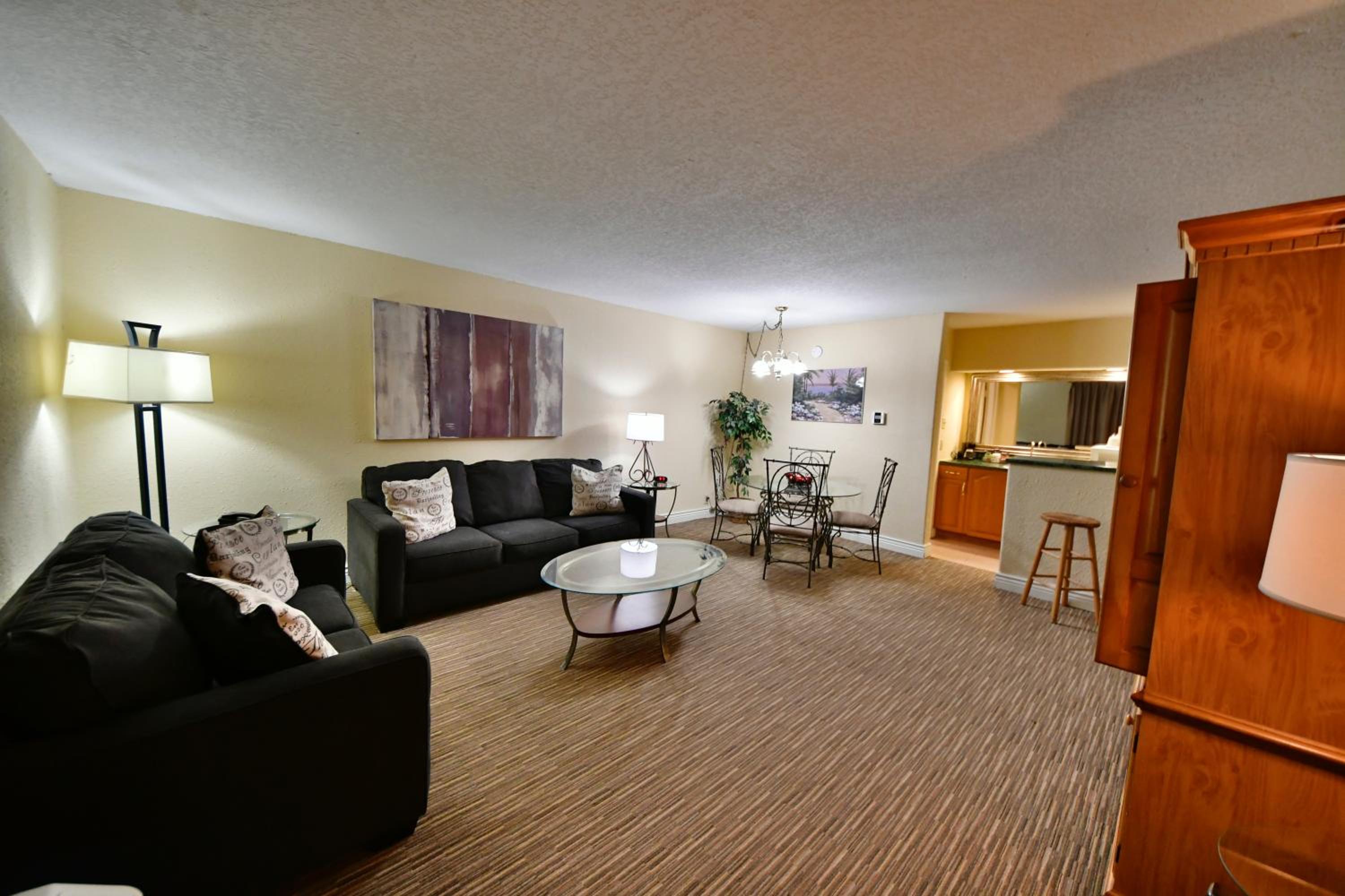 One-Bedroom King Suite - Non-Smoking photo 1
