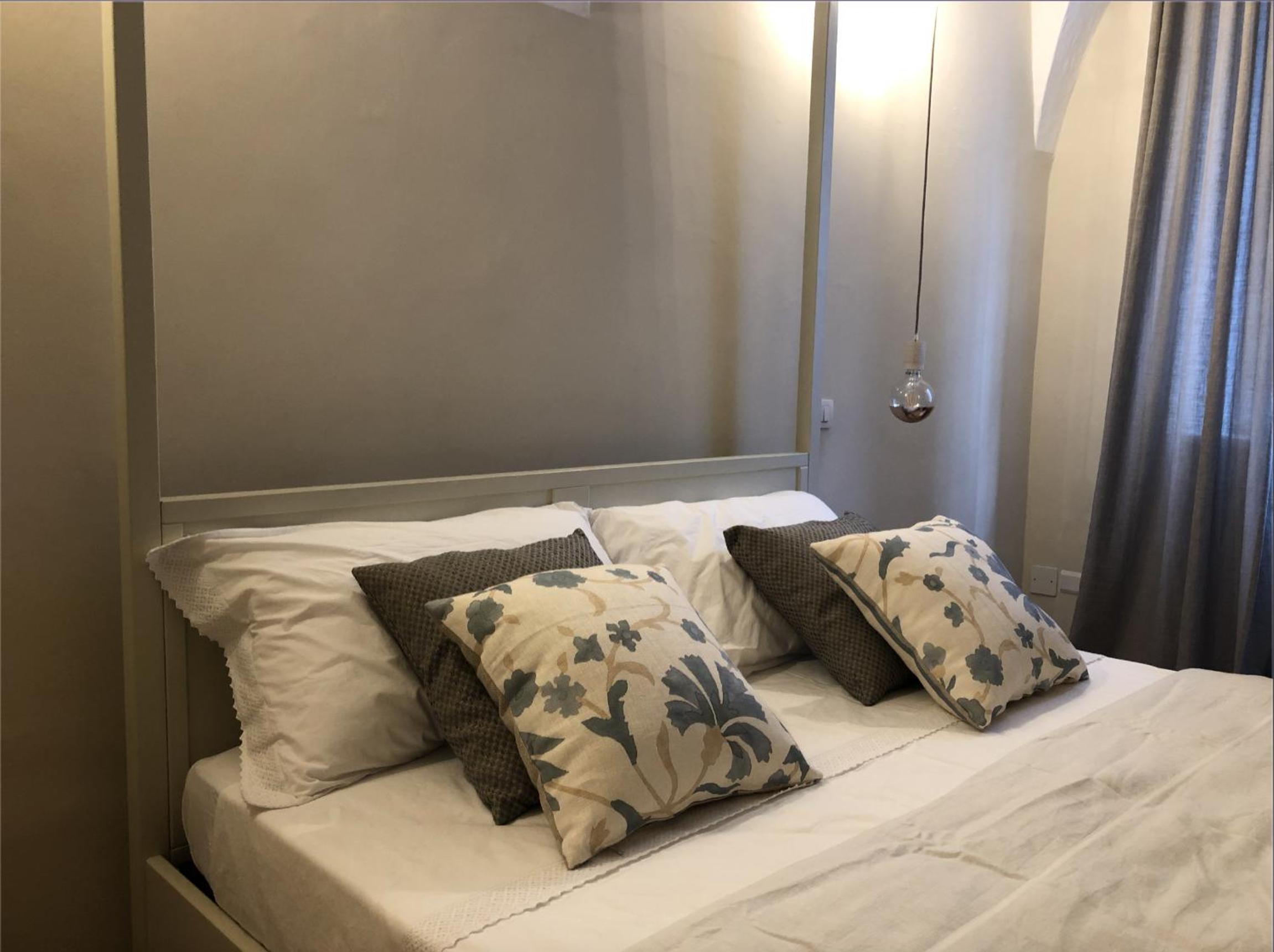 Double Room with Private Bathroom - Photo 2