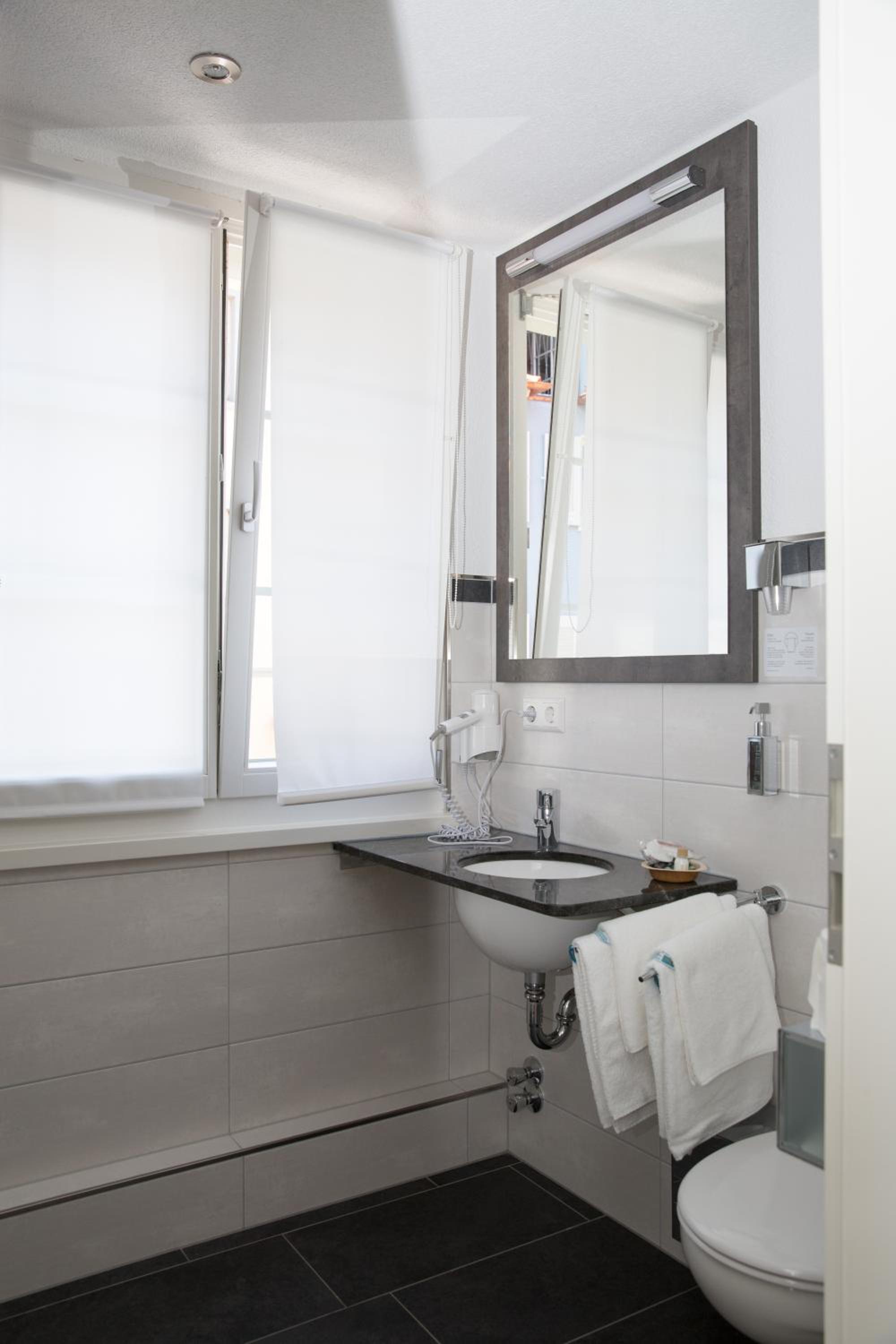 Double Room - Photo 2