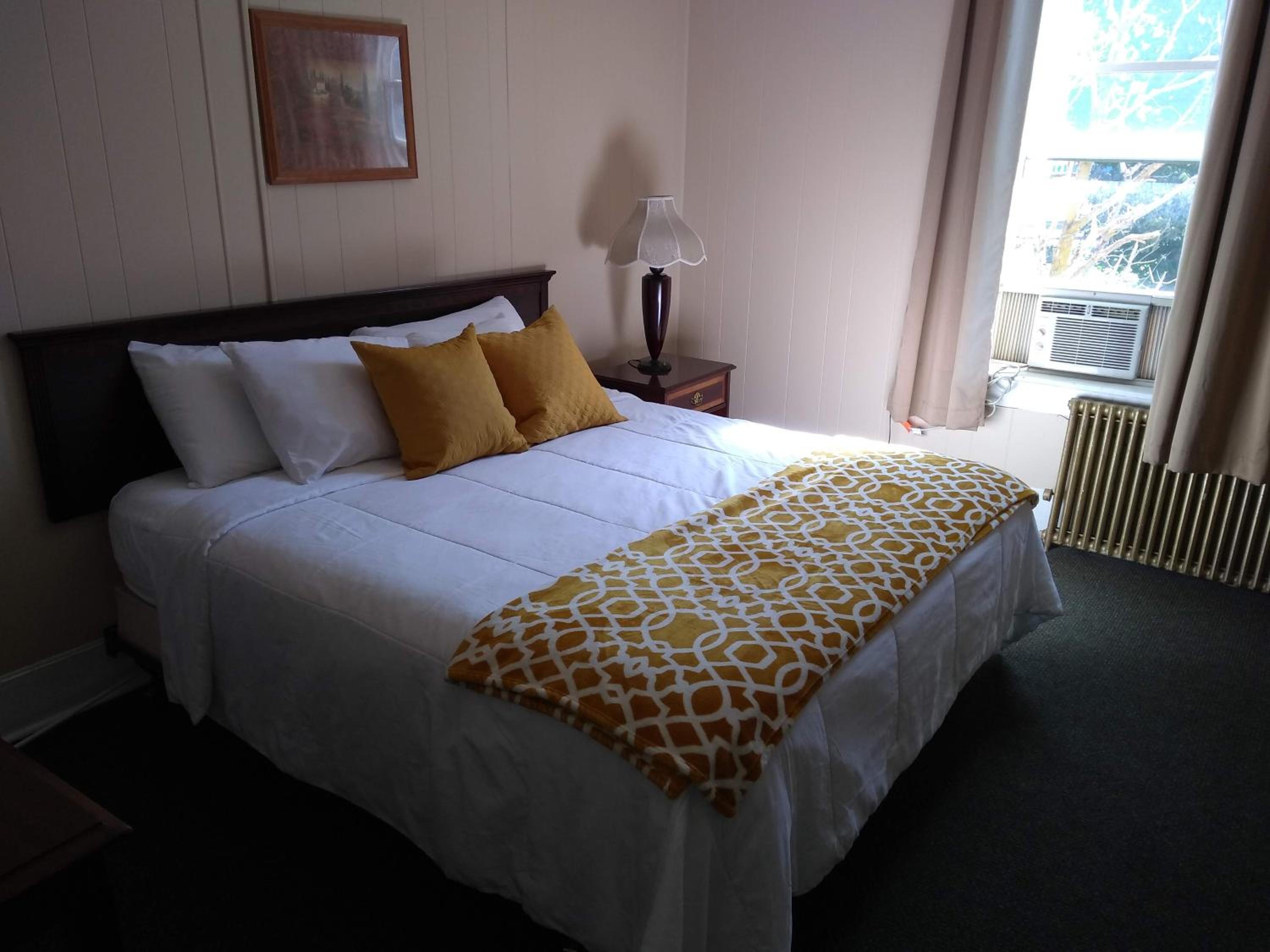 Single Room with Bathroom photo 1