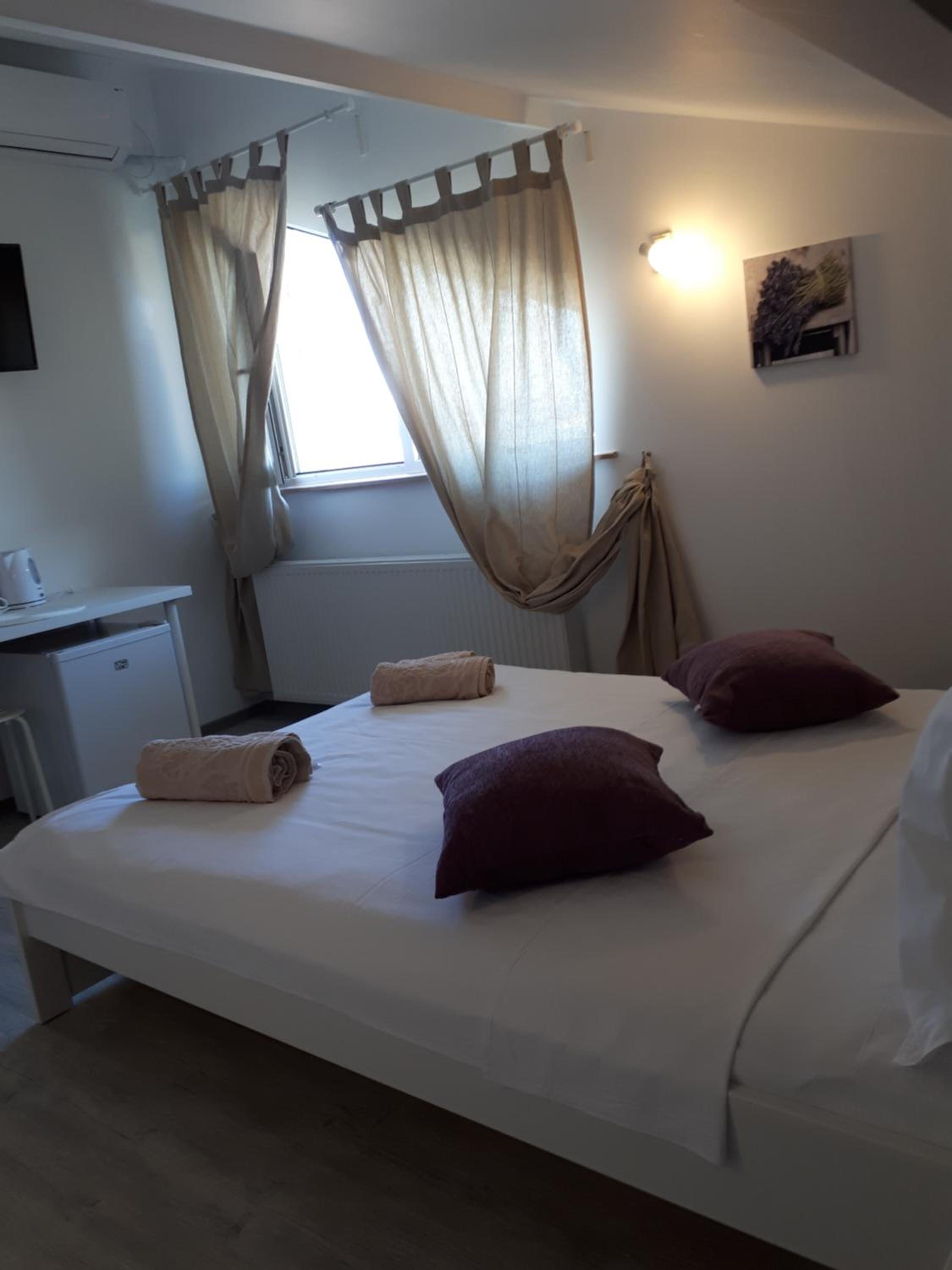 Double Room with Private Bathroom photo 2